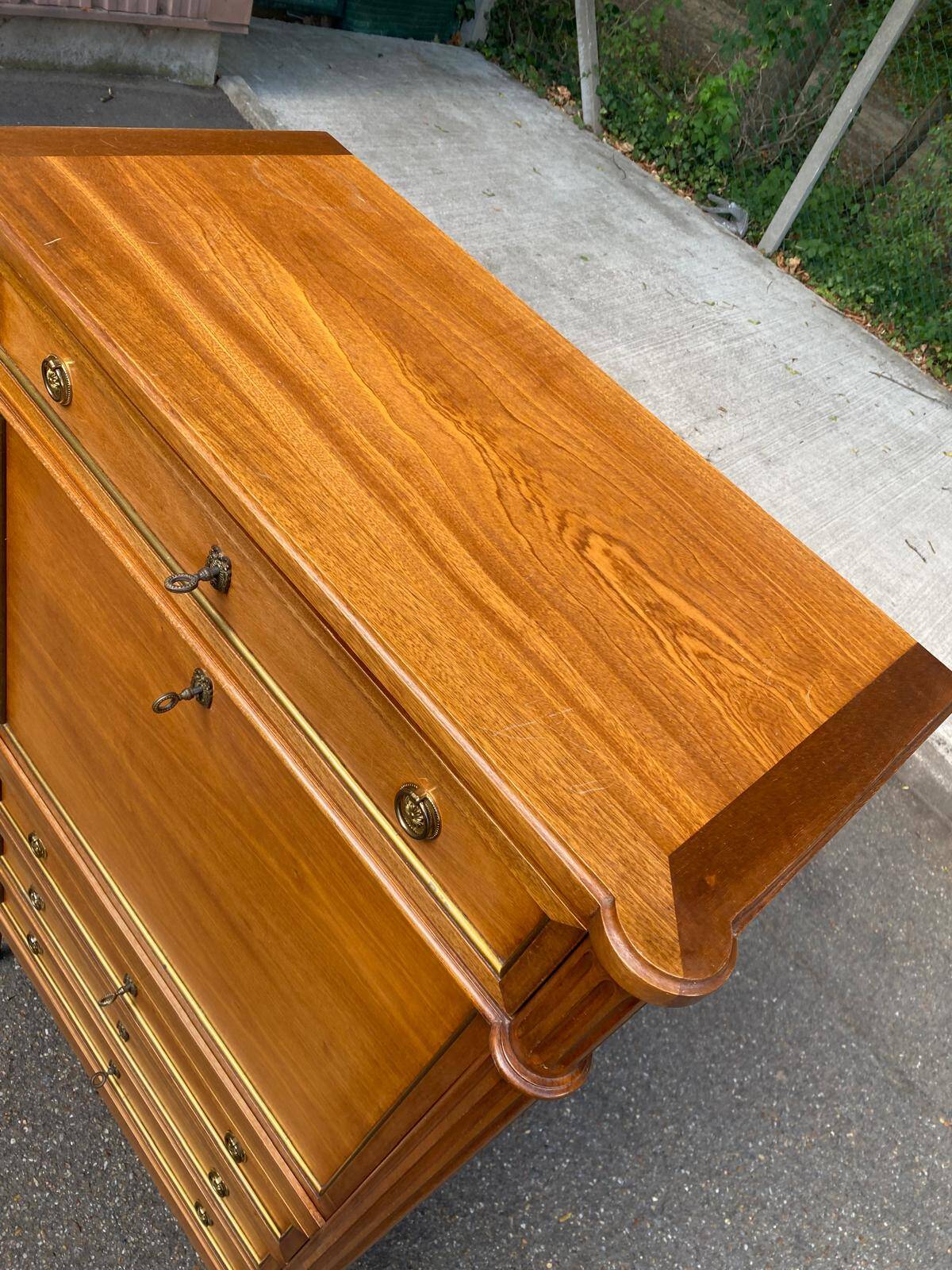 Secretary with drop-leaf in Louis XVI style, made of solid wood and brass, desk/commode.