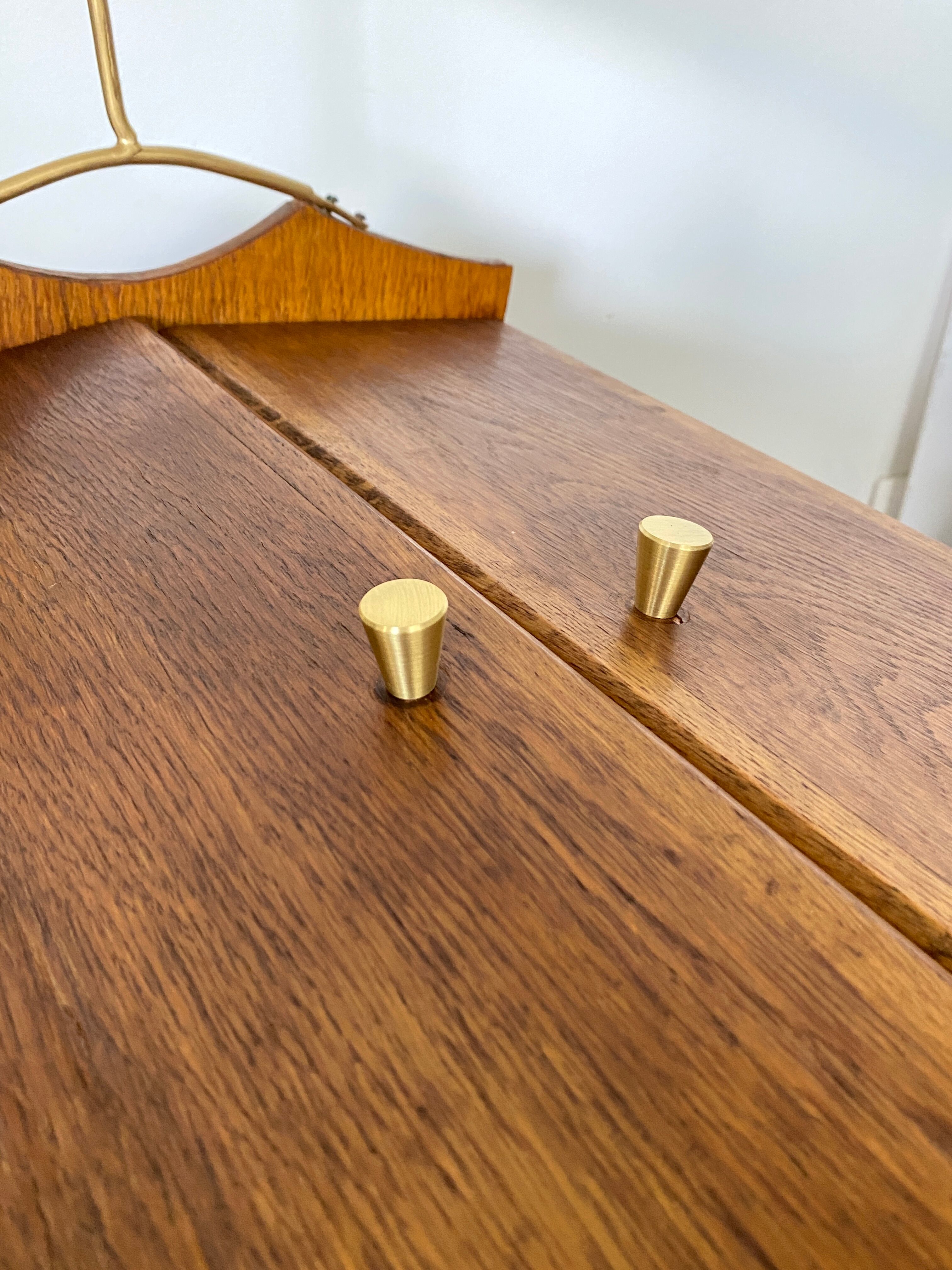 Vintage worker compass feet