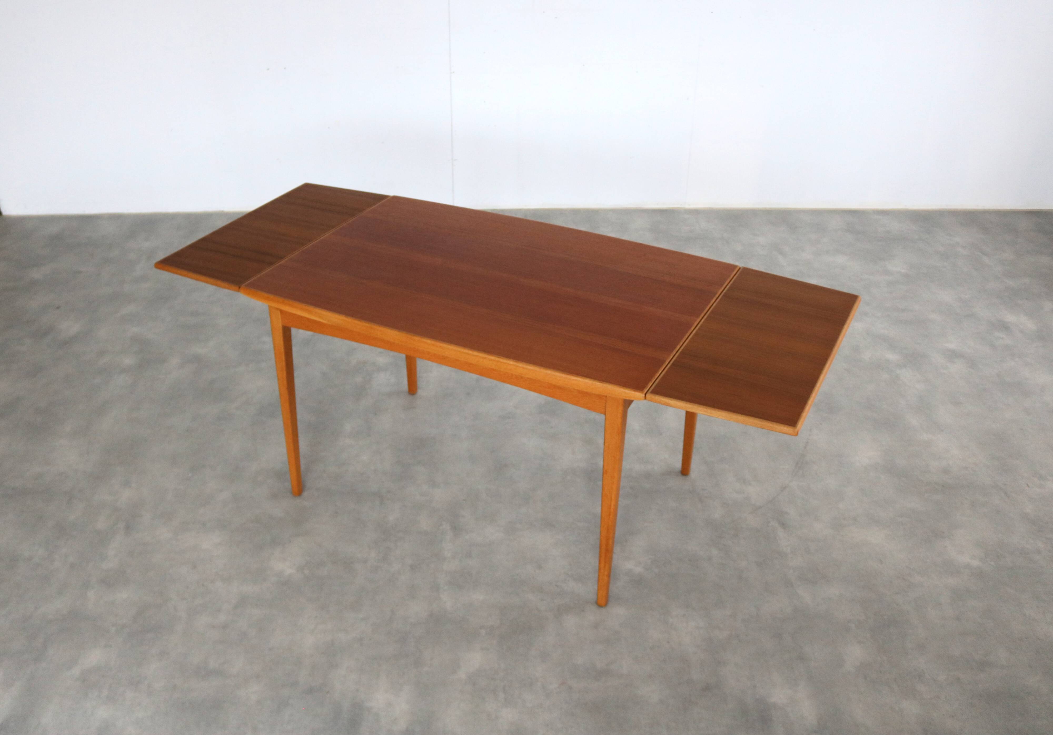 Table à manger extensible en chêne, années 60