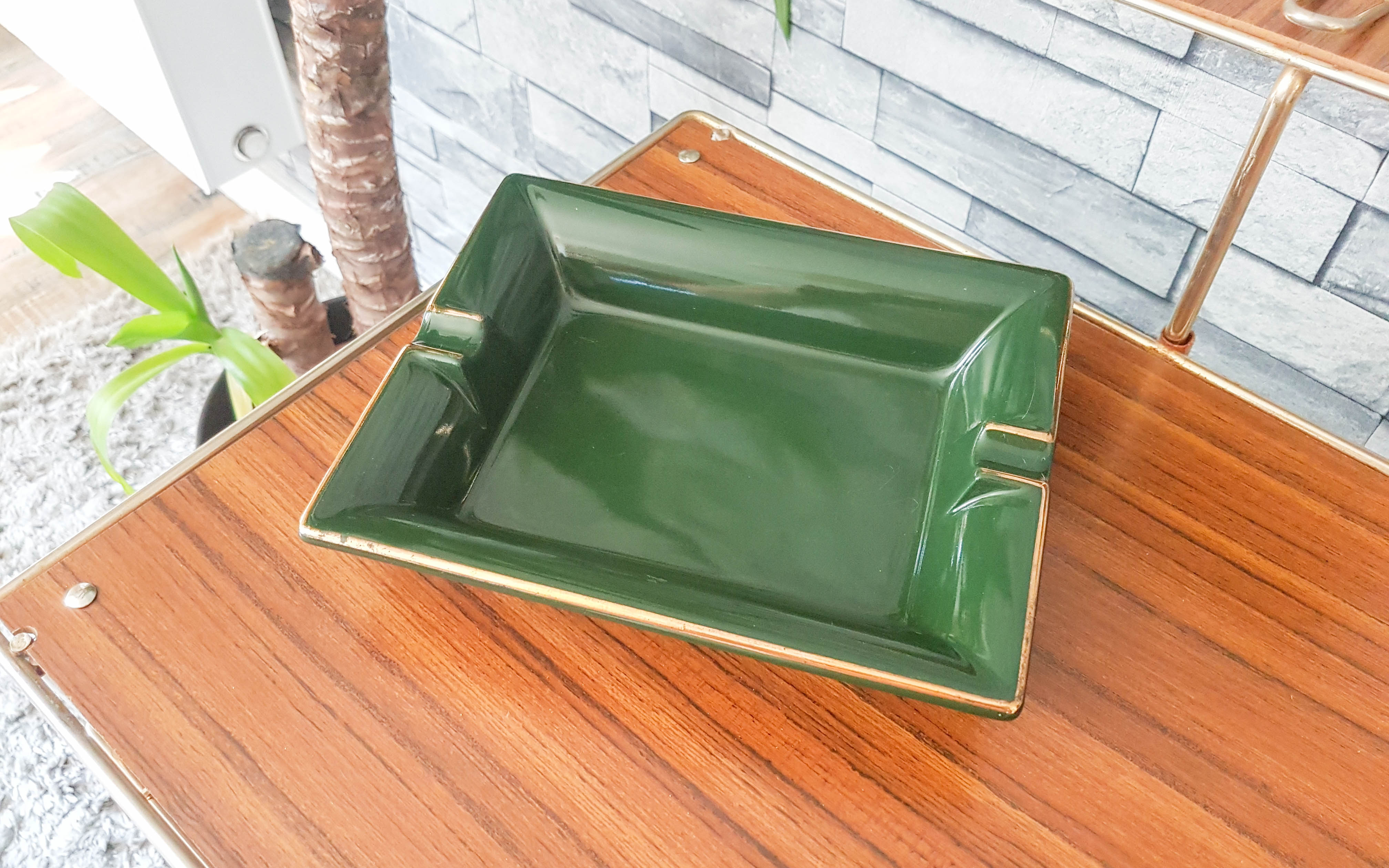 Green and gilded ceramic ashtray M99