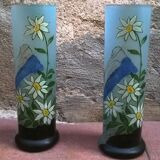 Paire de vases en verres émaillés