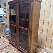 Display cabinet with two doors – Louis XVI period – Pine, marquetry and
