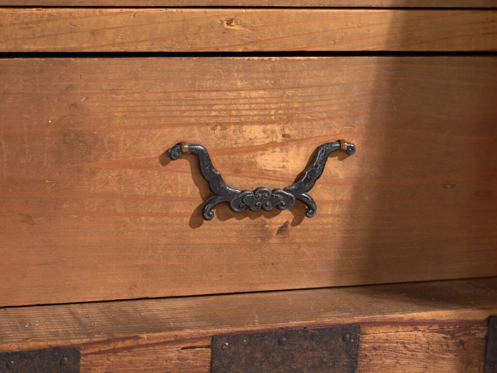 Old chest of drawers with small door – Meiji / Taishō period (c.1868-1926) #33