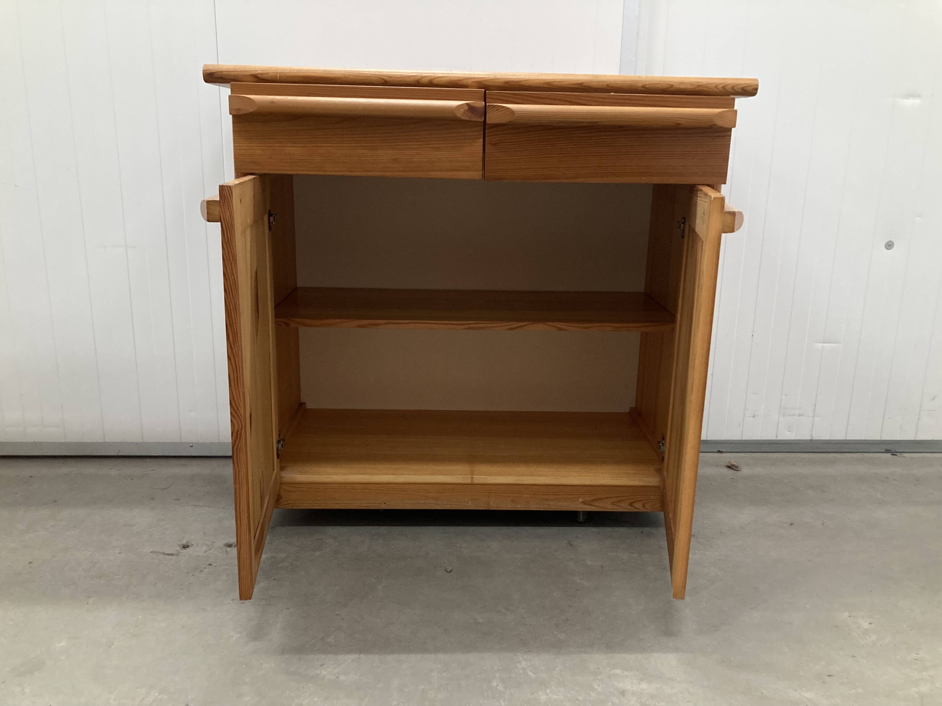 Buffet vintage en pin des années 70