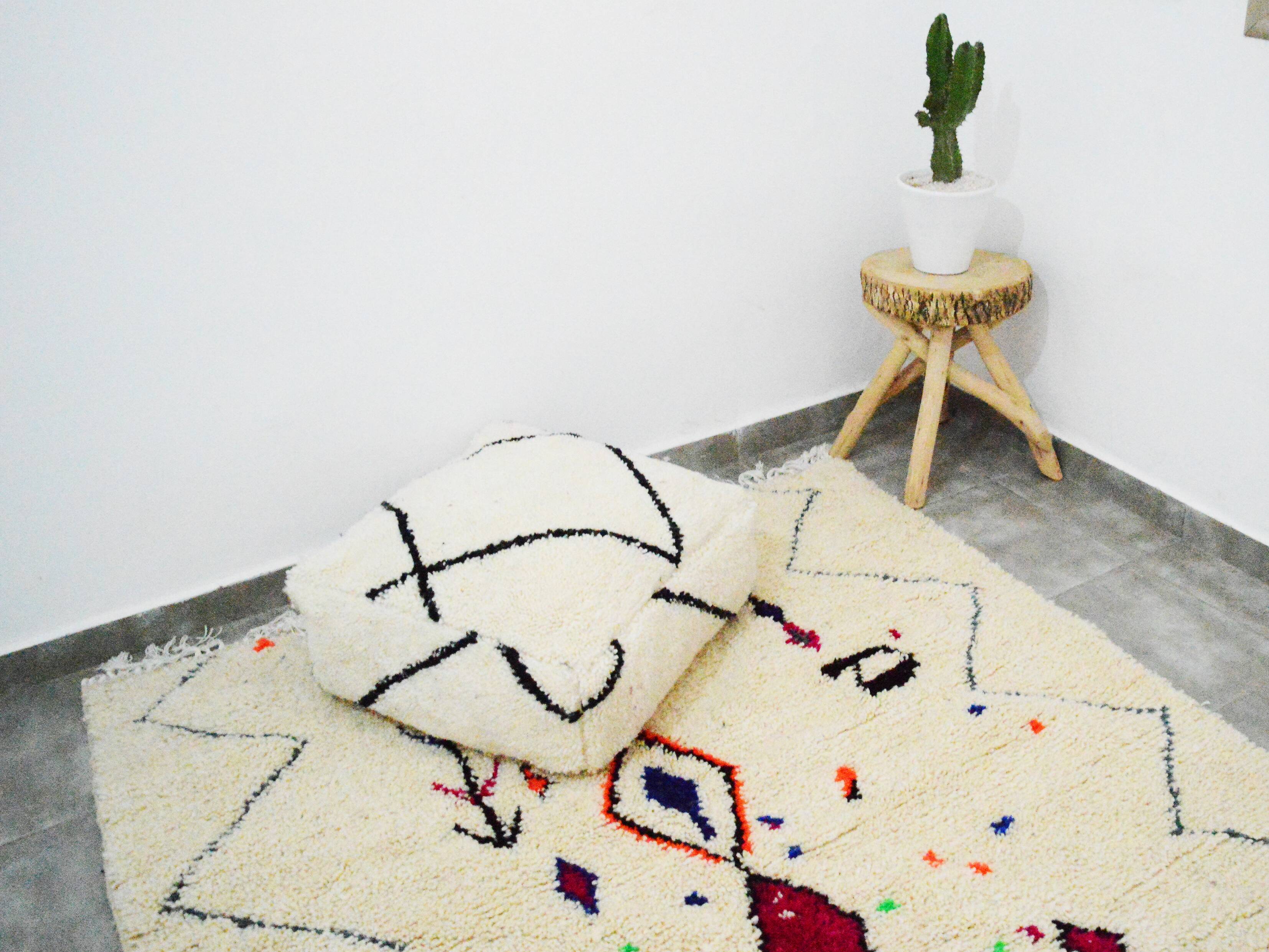 Moroccan berbere carpet 163x194cm