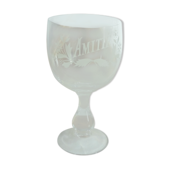 Verre en cristal sur pied grave "amitié"