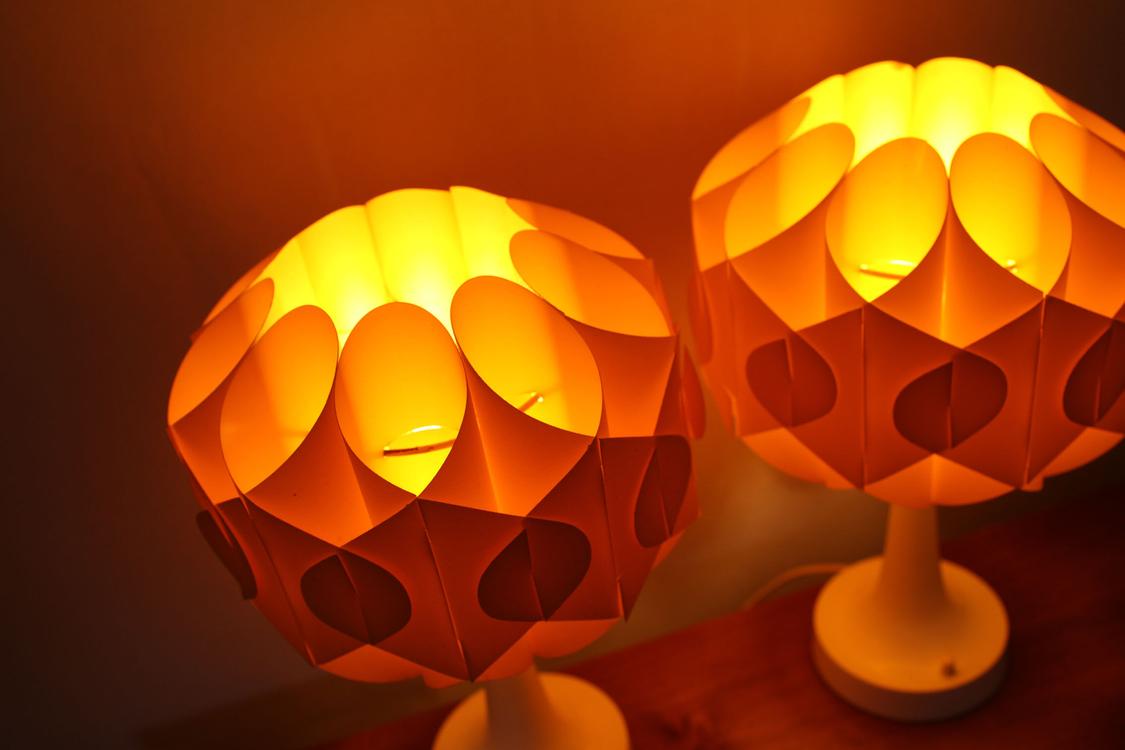 2 Tulip Tablelamps yellow 1970s