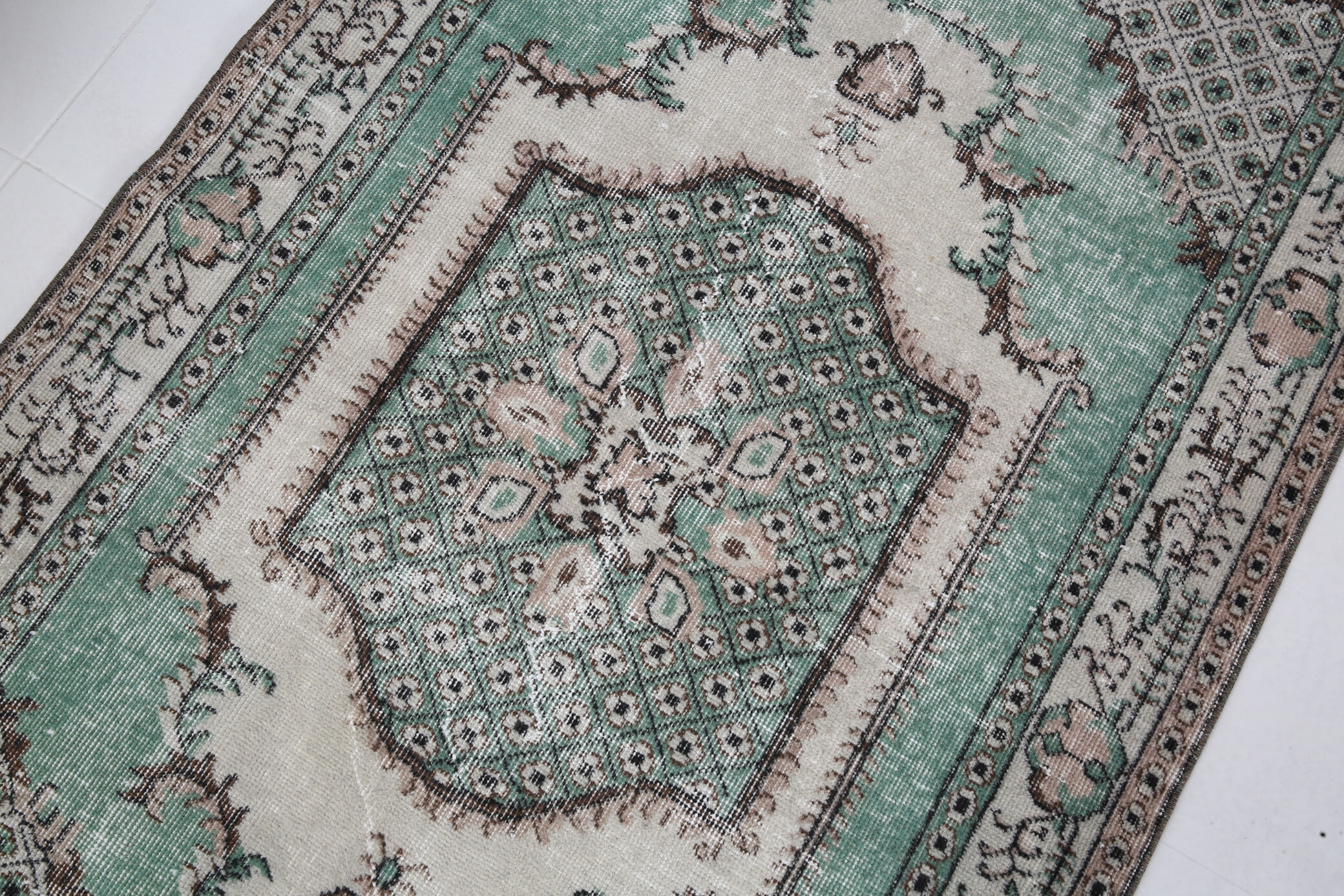 Green carpet rug 212x116cm