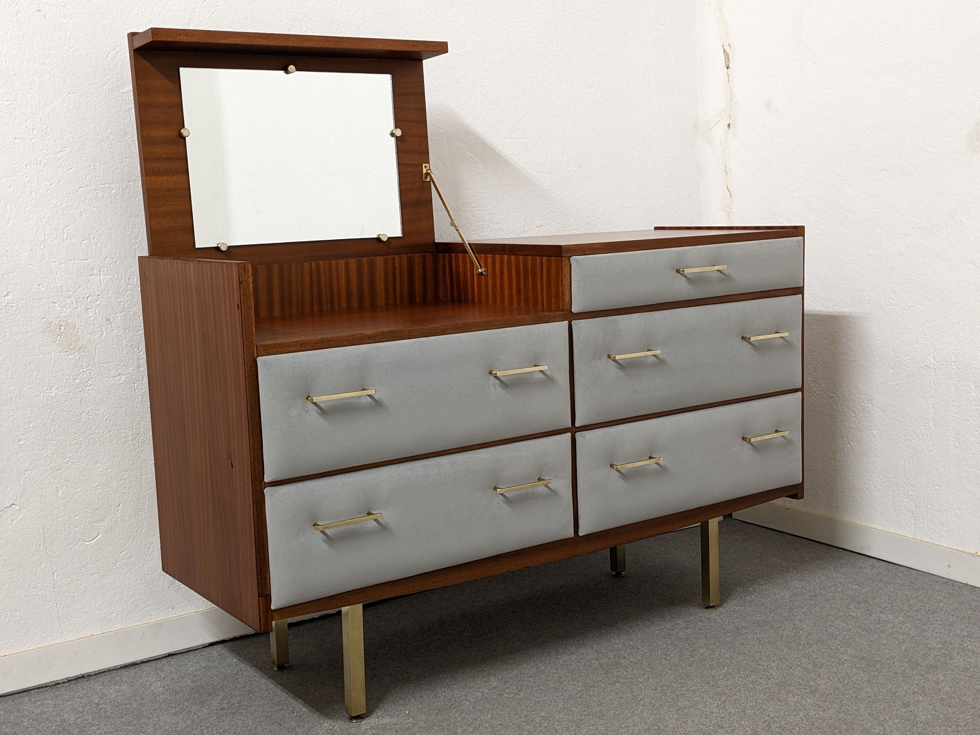 Dressing dresser from the 50s/60s Regy
