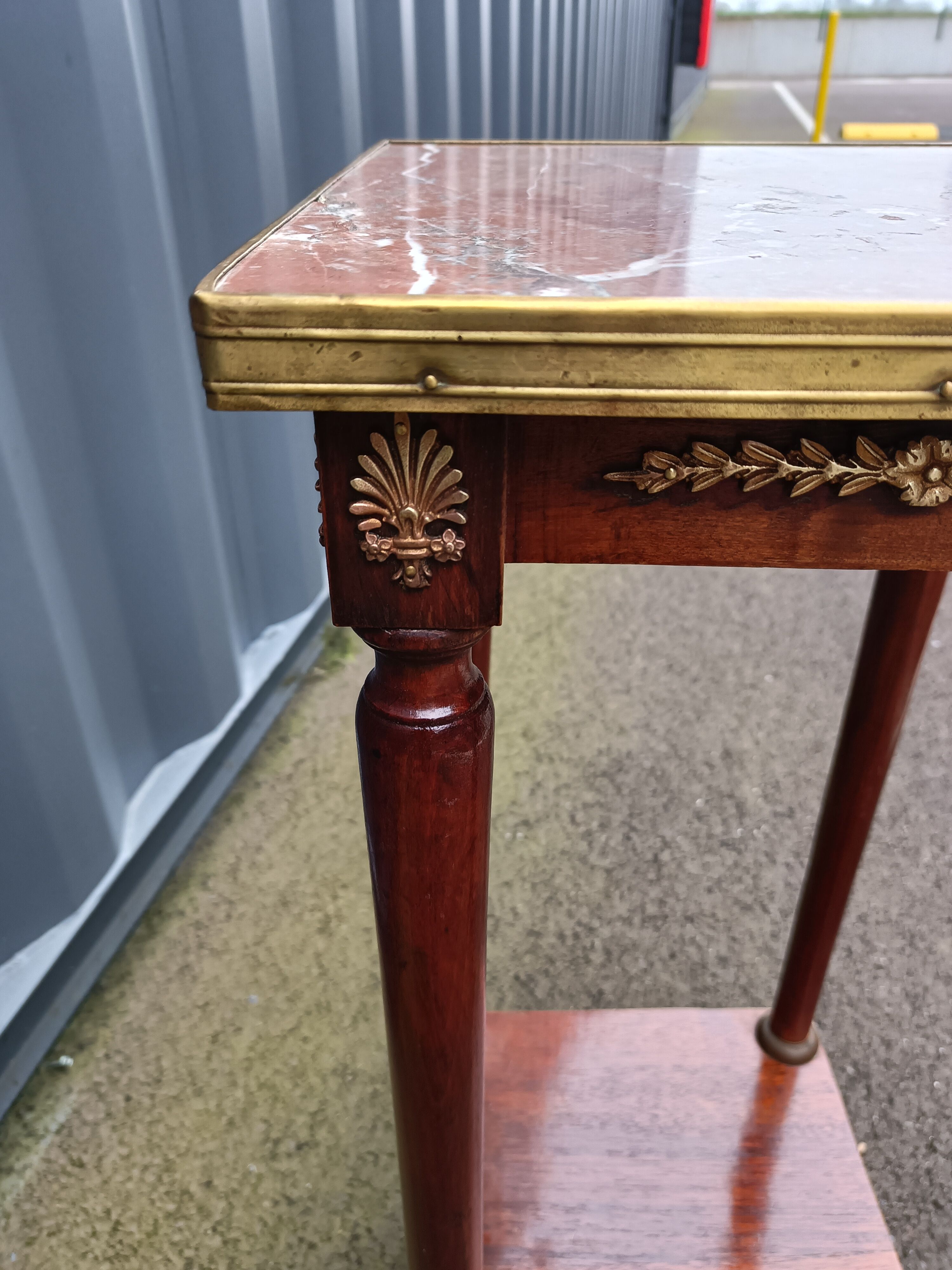 Selette old style louis xvi marble tray