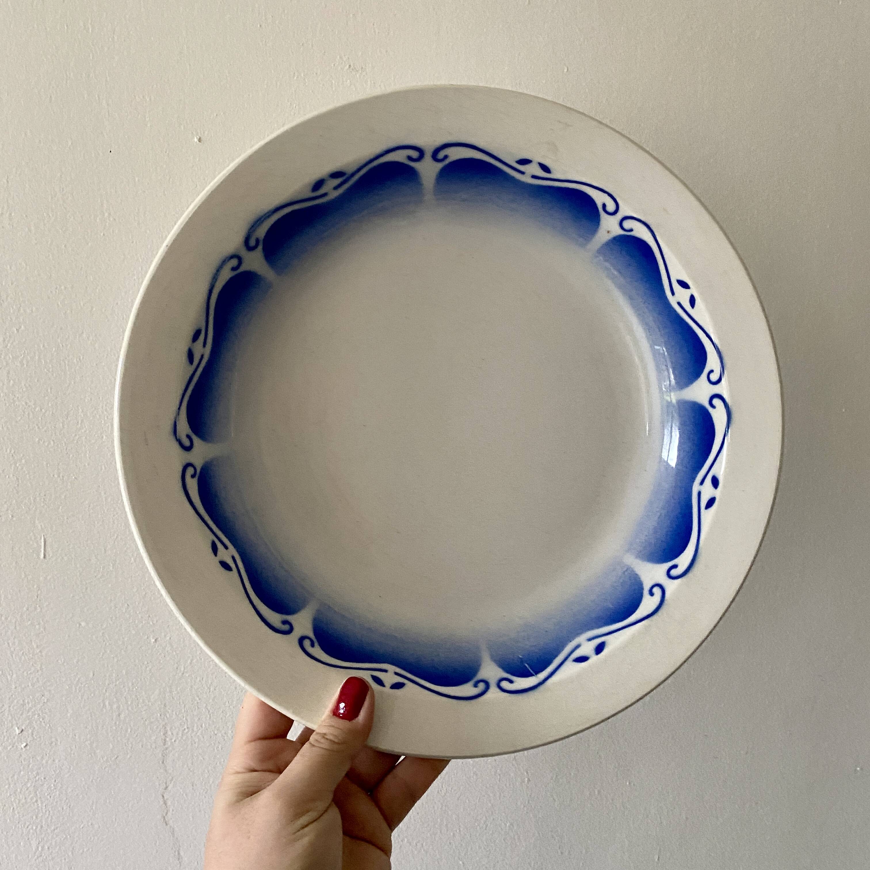 Set of 3 vintage dishes