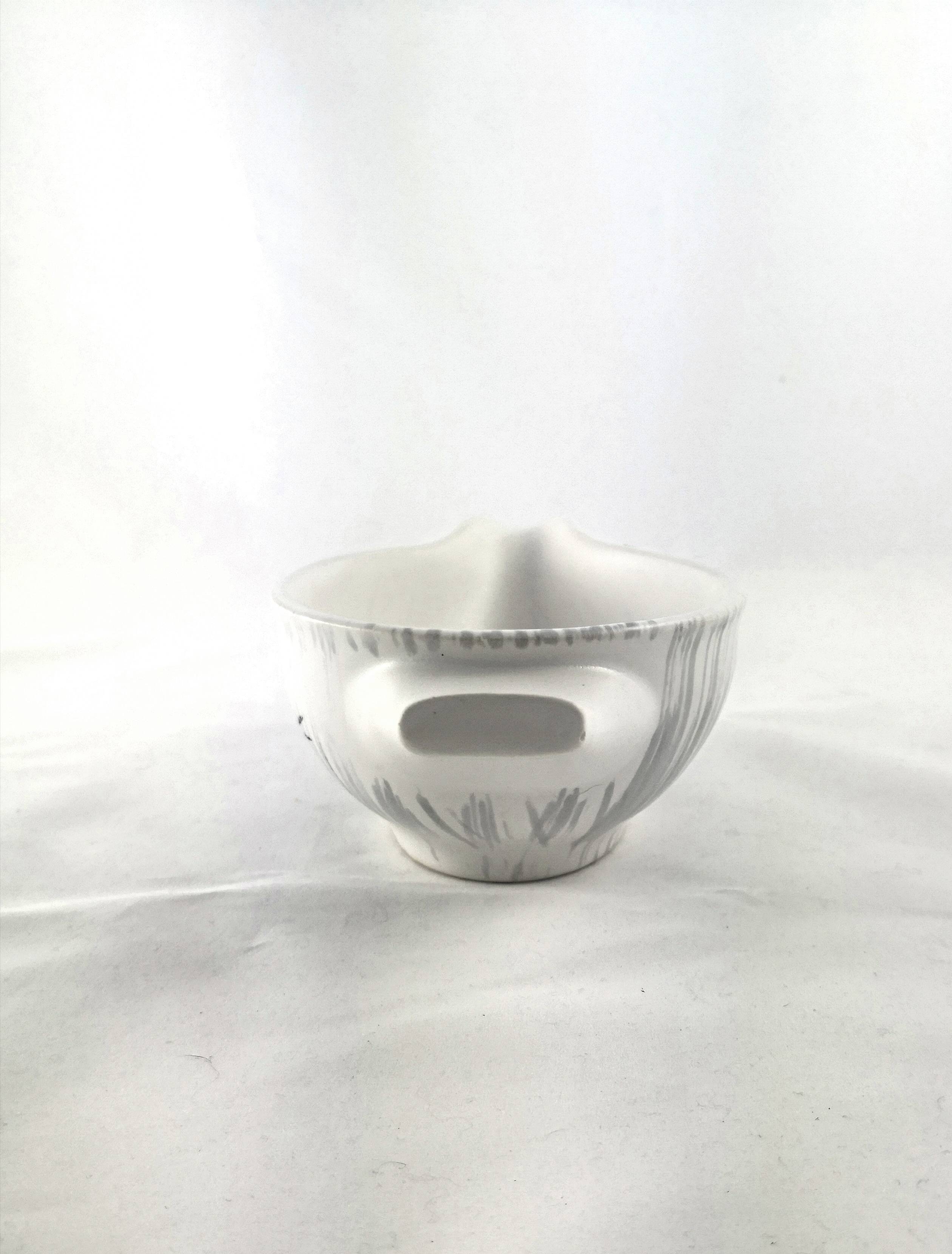 Niderviller gray sauceboat, kitten model