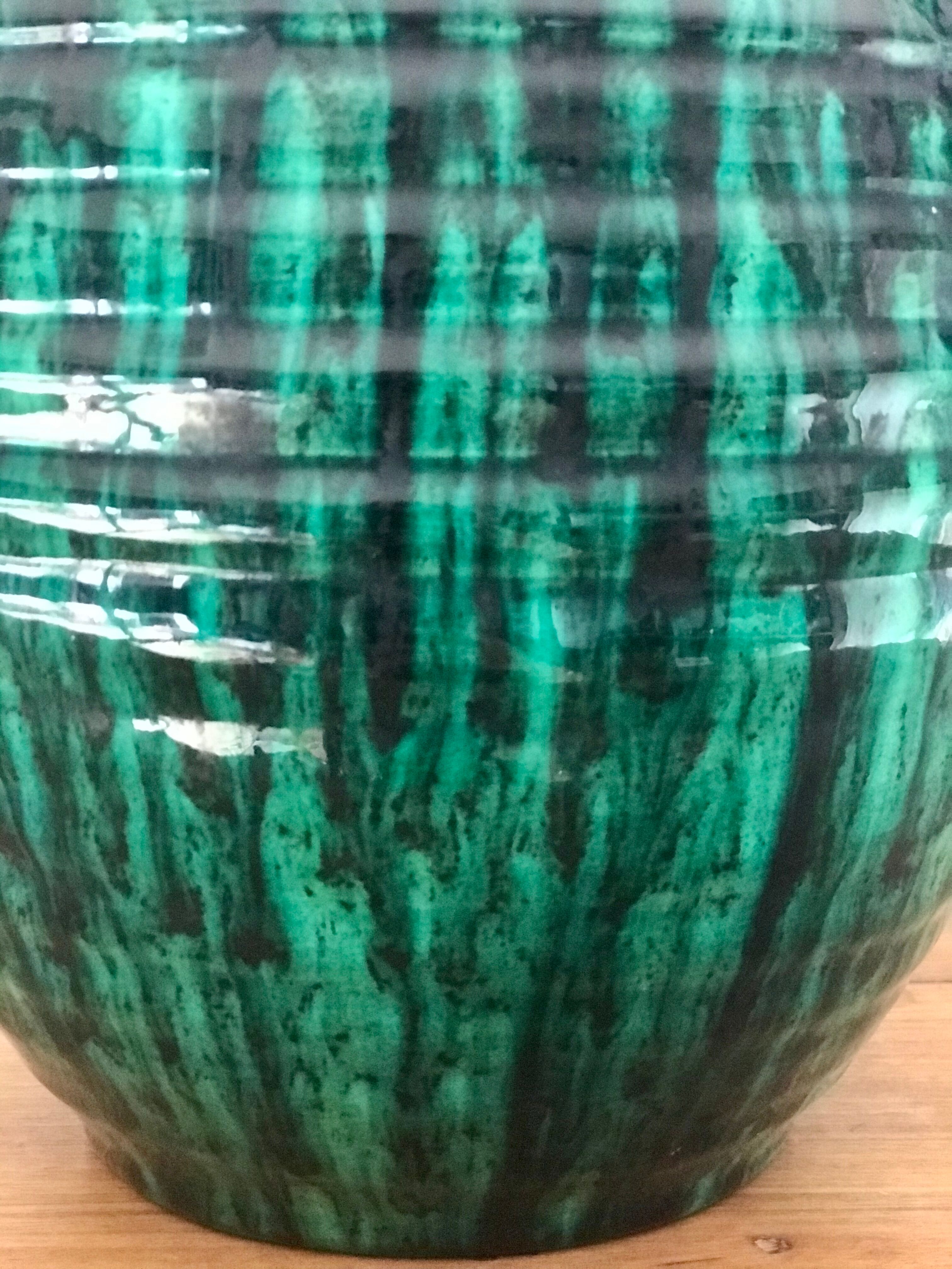 Accolay ceramic vase