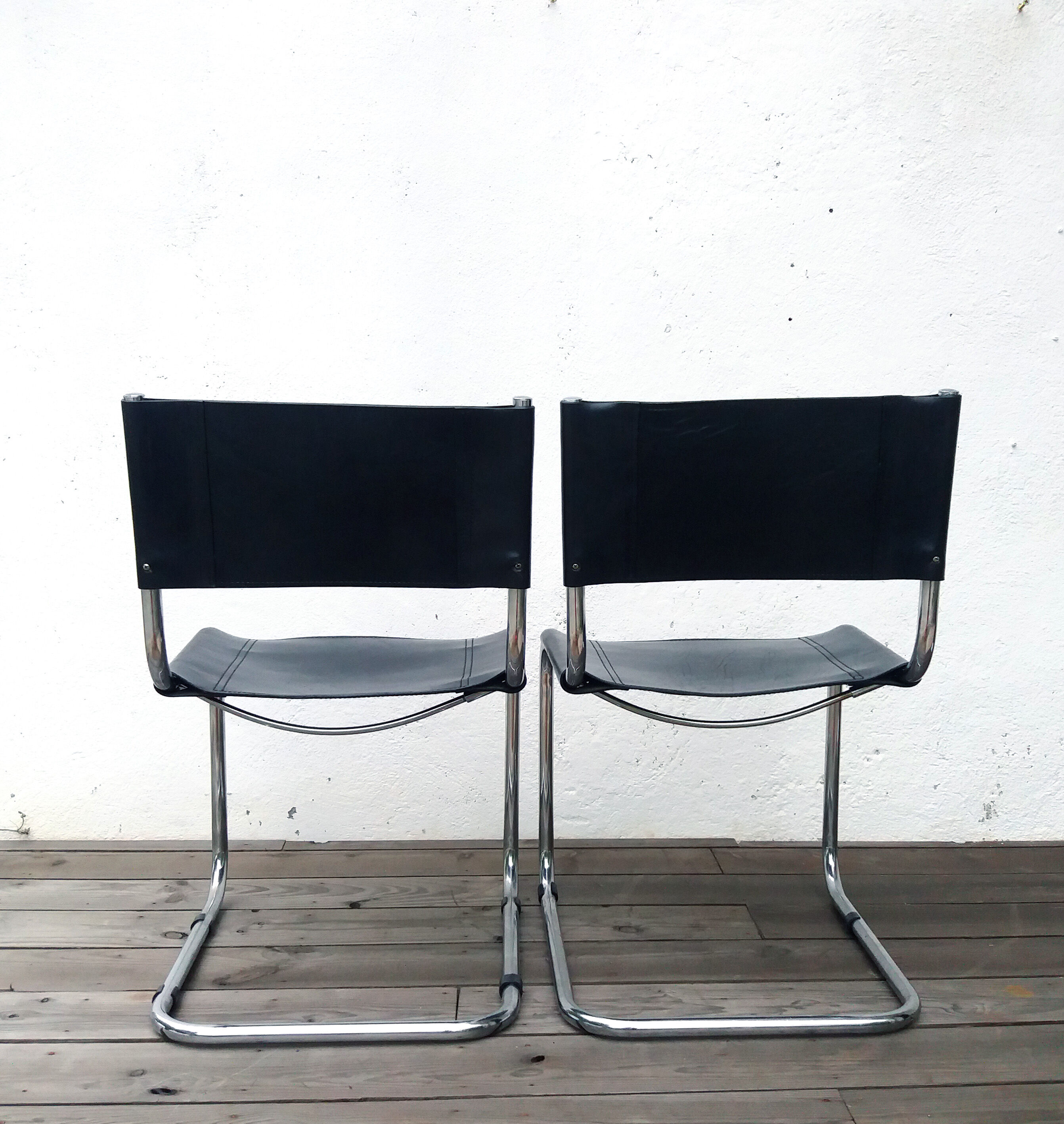 Paire de chaises par Fasem
