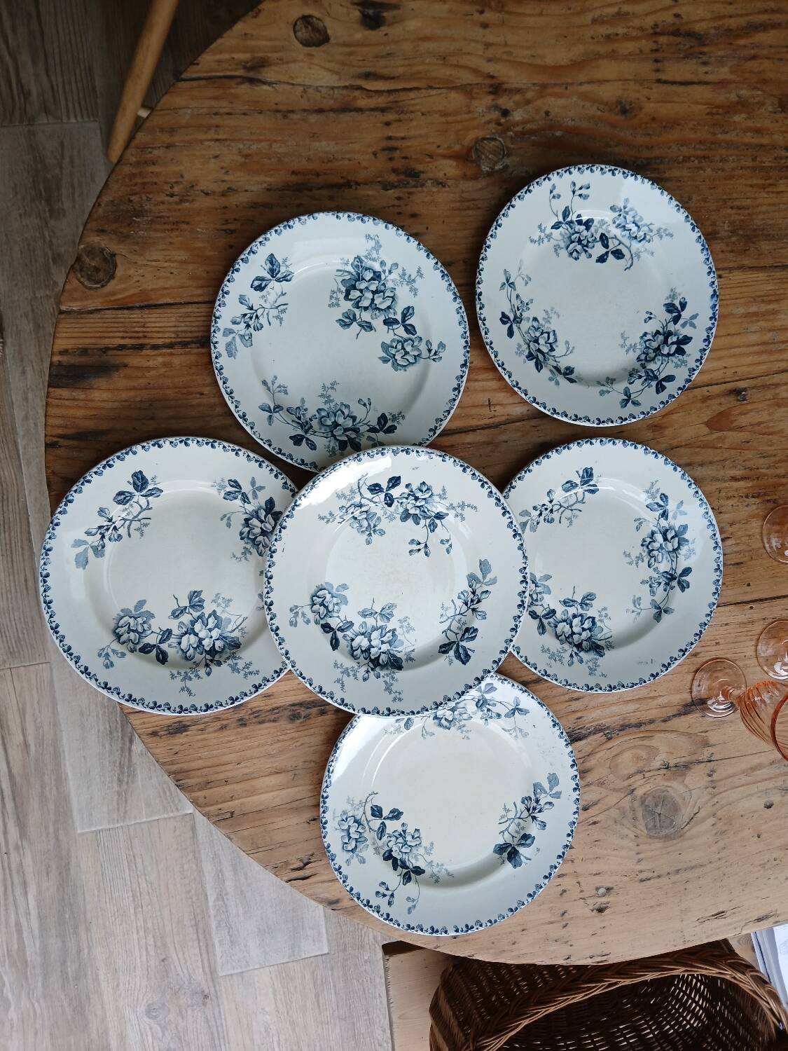 Set of 6 Terre de Fer plates, Acacia model