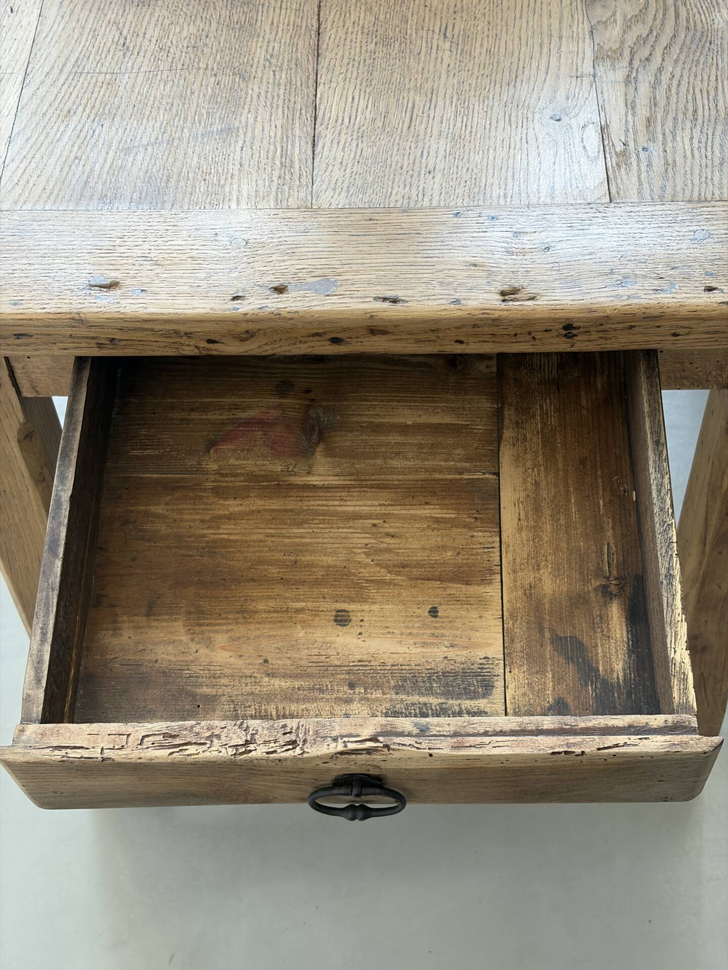Farm table