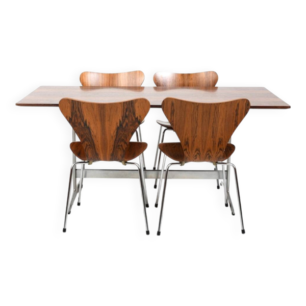 Table Shaker et chaises Série 7 d'Arne Jacobsen, années 1960