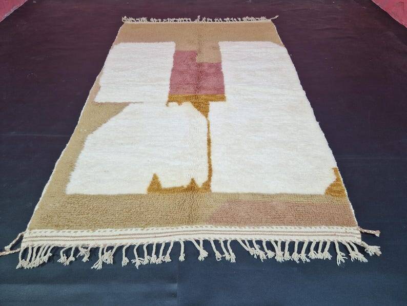 Authentic handmade Berber rug, size 140/260 cm.