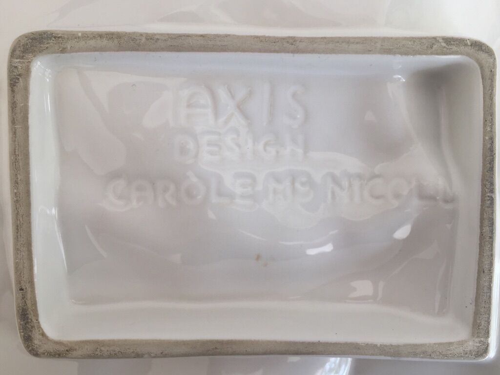 Empty pocket Carole Mc Nicoll