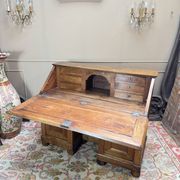 Bureau de pente en noyer d’époque directoire xviii eme siècle