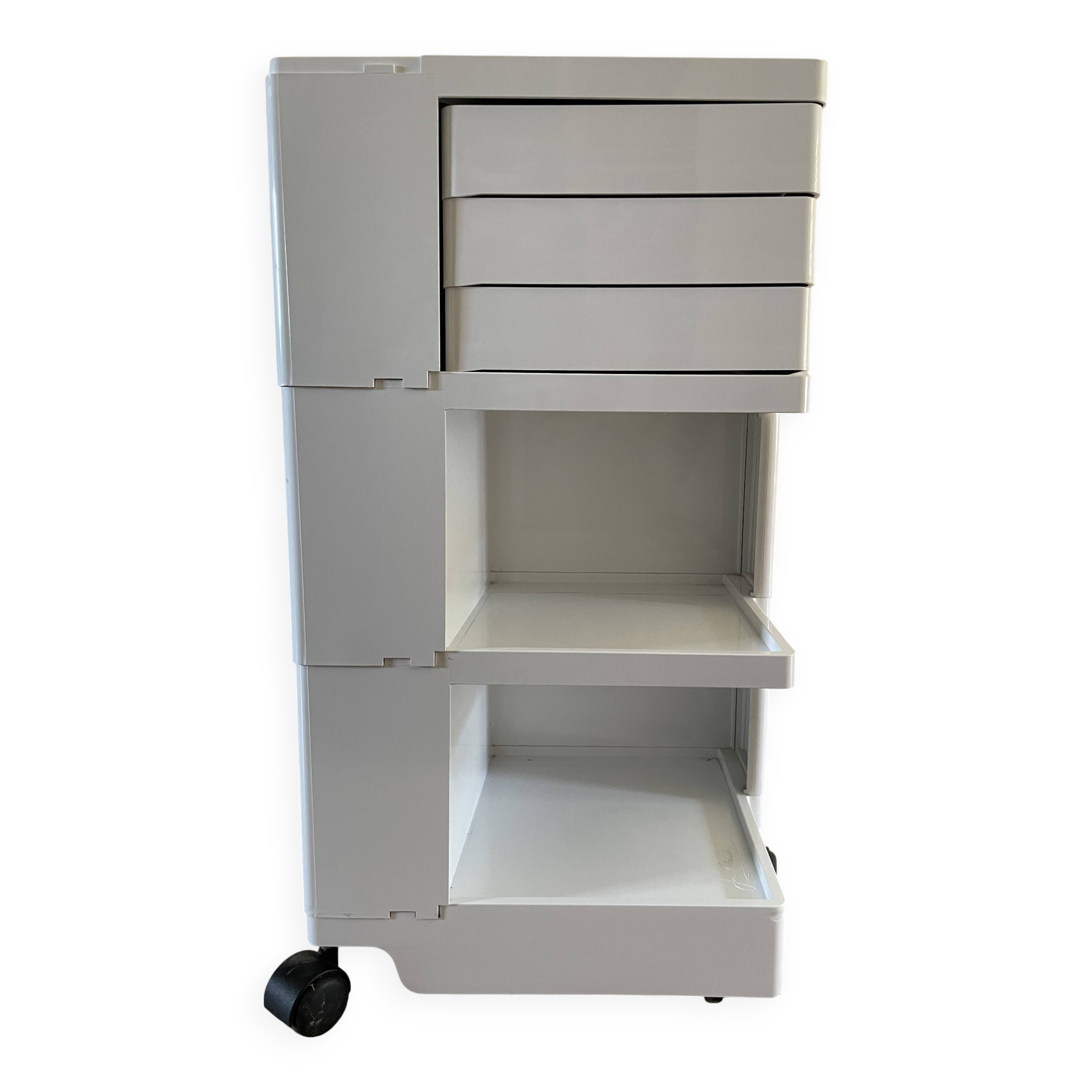 BOBY DESSERT BY JOE COLOMBO