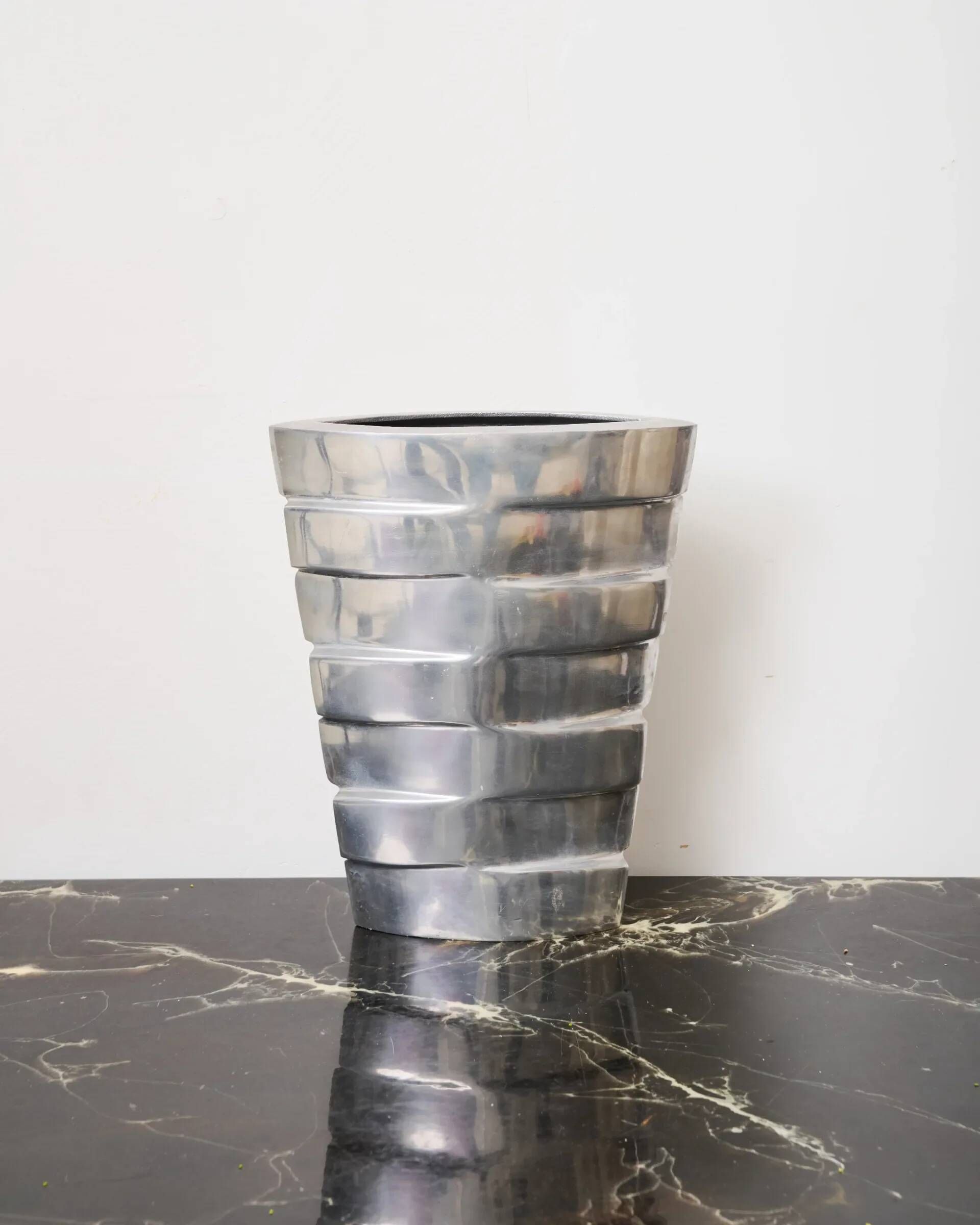 Vase "Strates" XL en fonte aluminium, 1970s