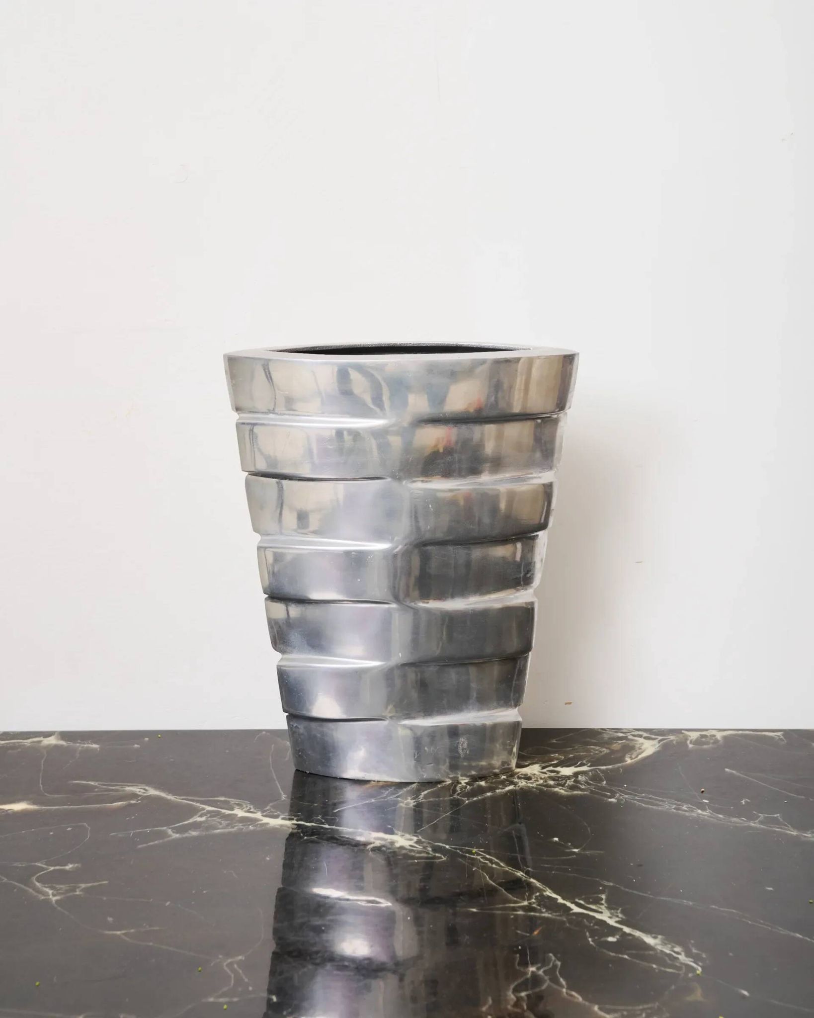 Vase "Strates" XL en fonte aluminium, 1970s