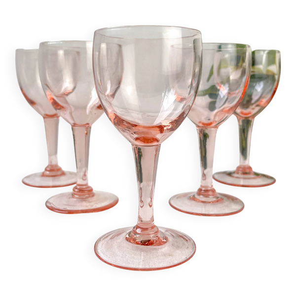 5 verres à vin rouge vintage en verre rose à facettes – années 1950 – élégance française