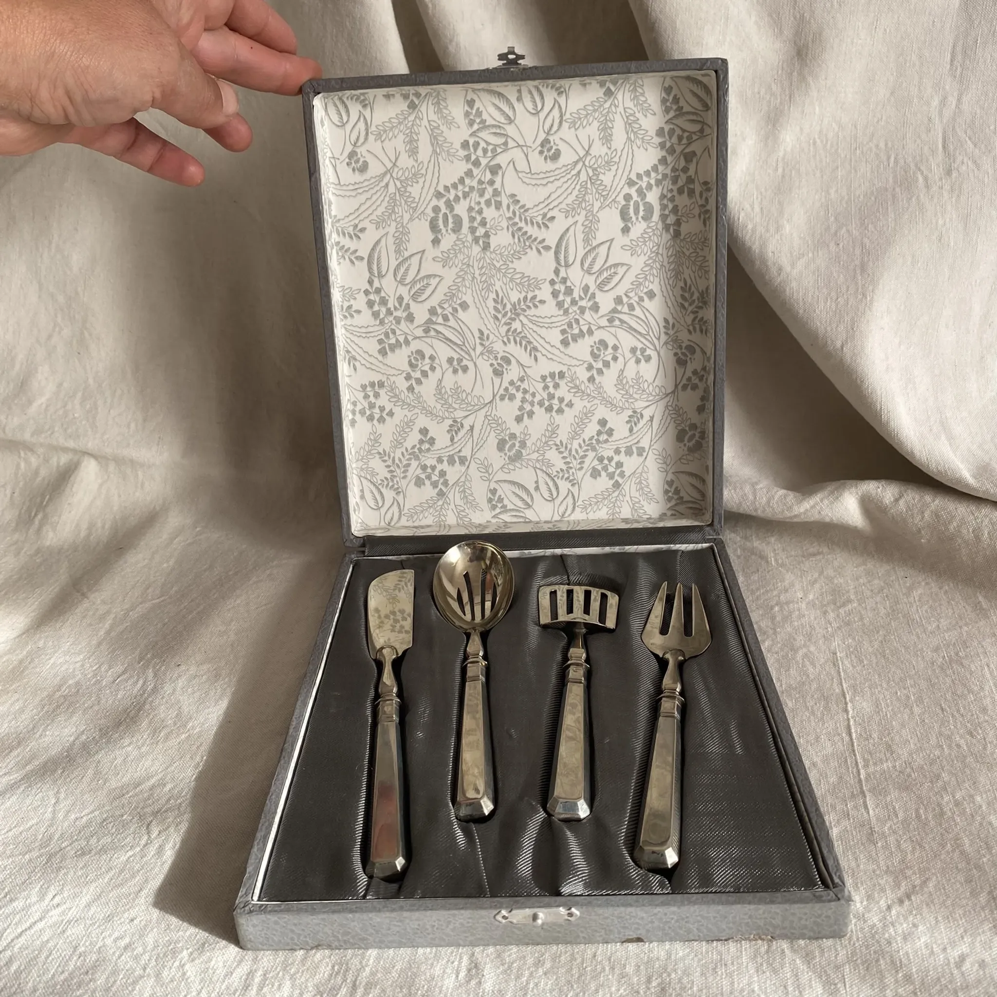 Box set for petits fours silverware Maison Ercuis