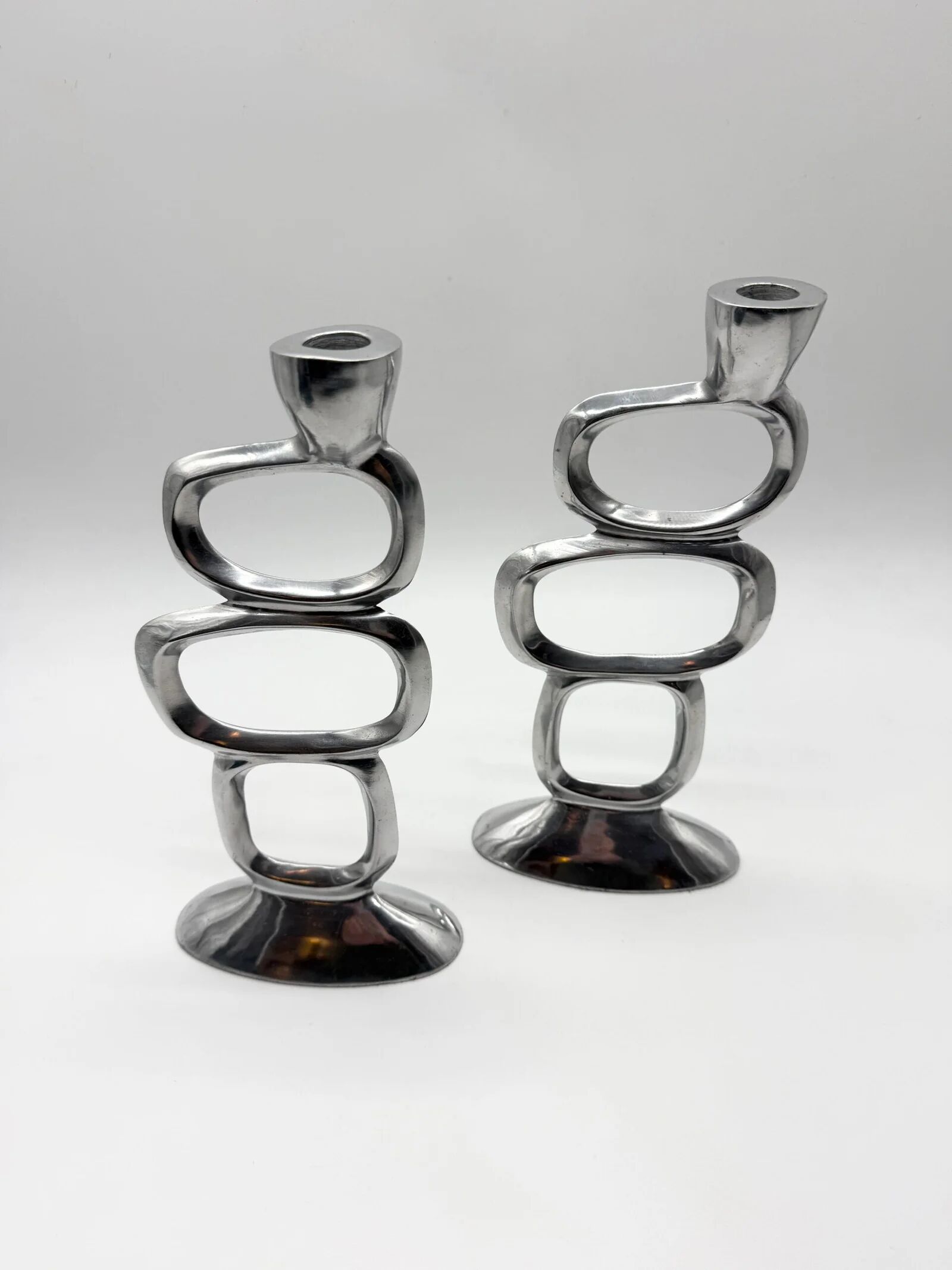 Pair of candlesticks "Circle" – Matthew Hilton, 1980s