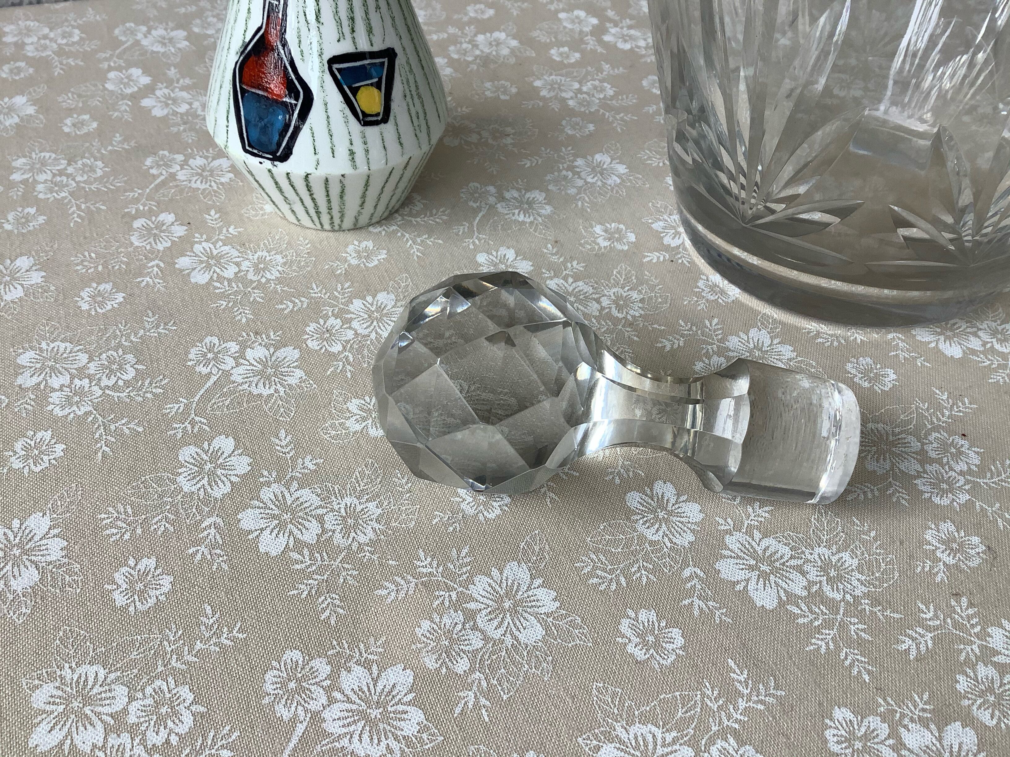 Carafe to decant the blown crystal wine