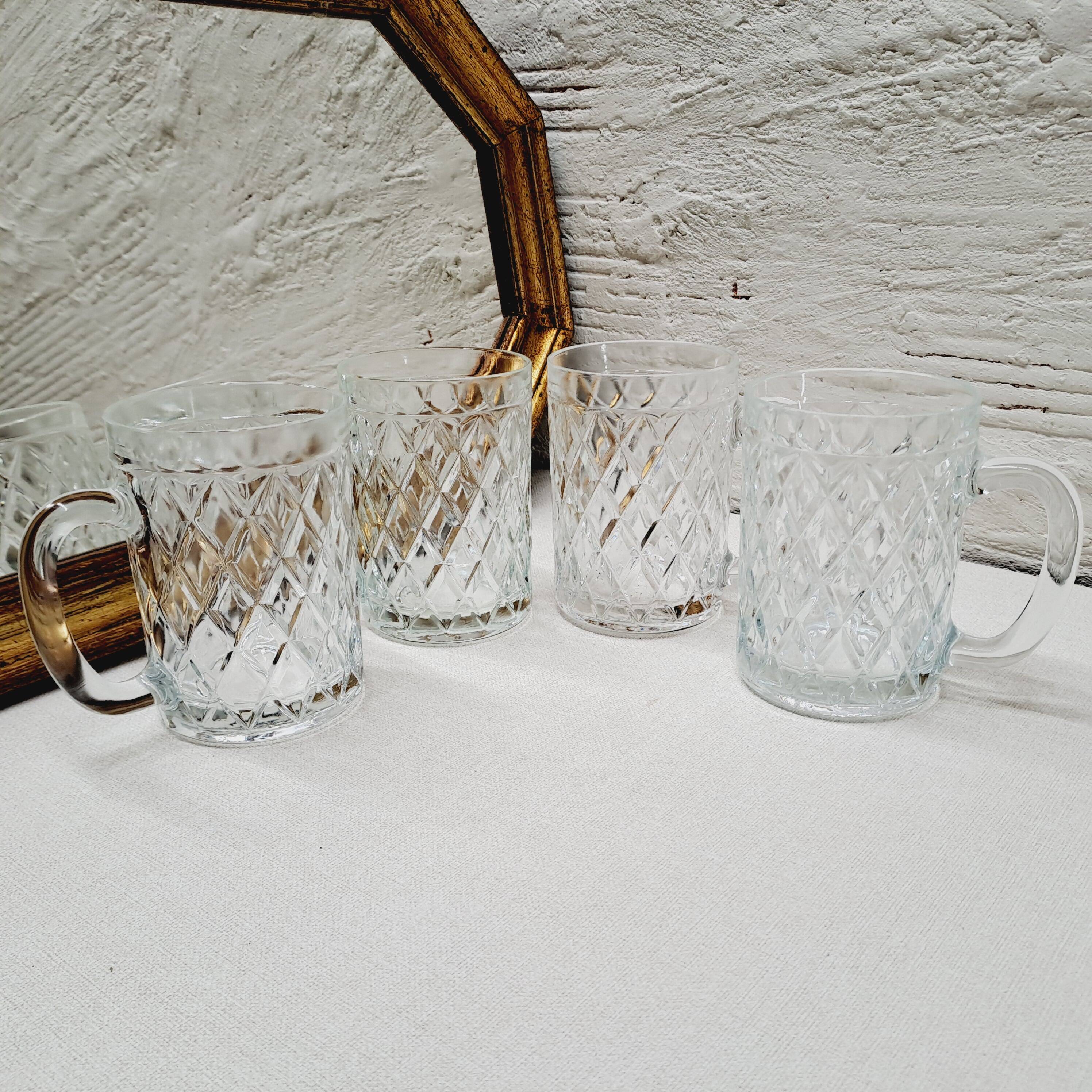 Set of 4 chiseled glass mugs from the 1960s
