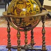 Bar, globe terrestre, signes du zodiaque , années 70