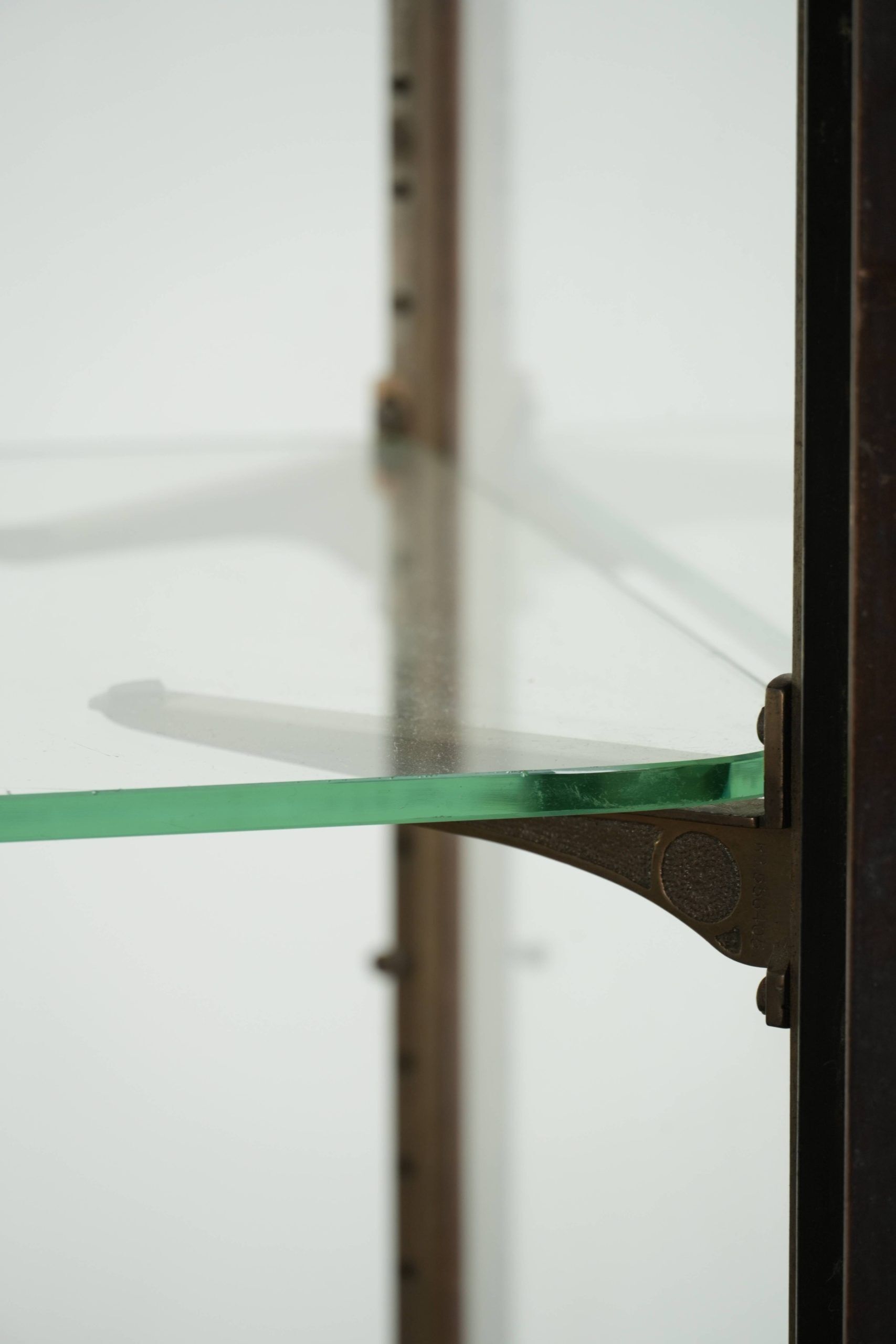 Vitrine en chêne anglais du 19ème siècle