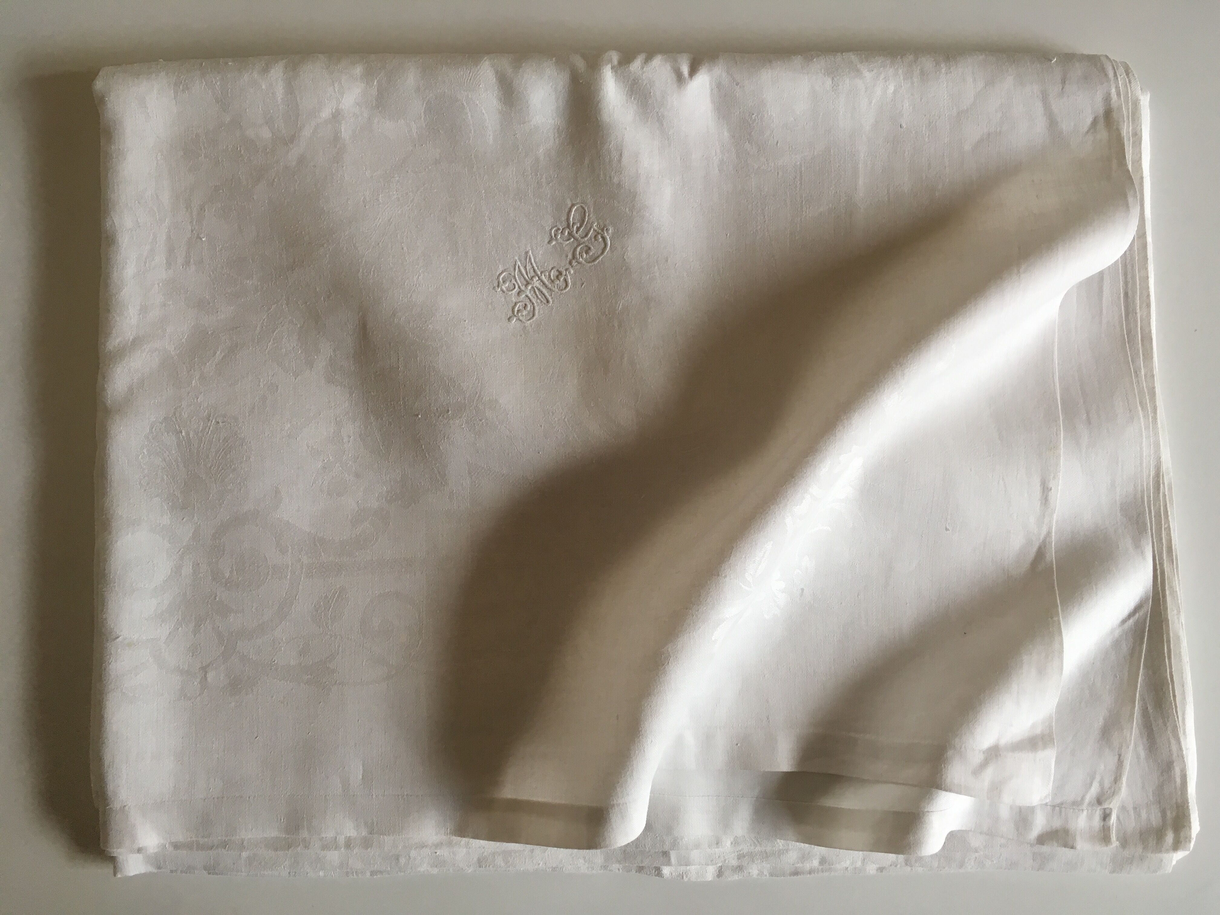 Silky linen damask slick early 20th length 3m