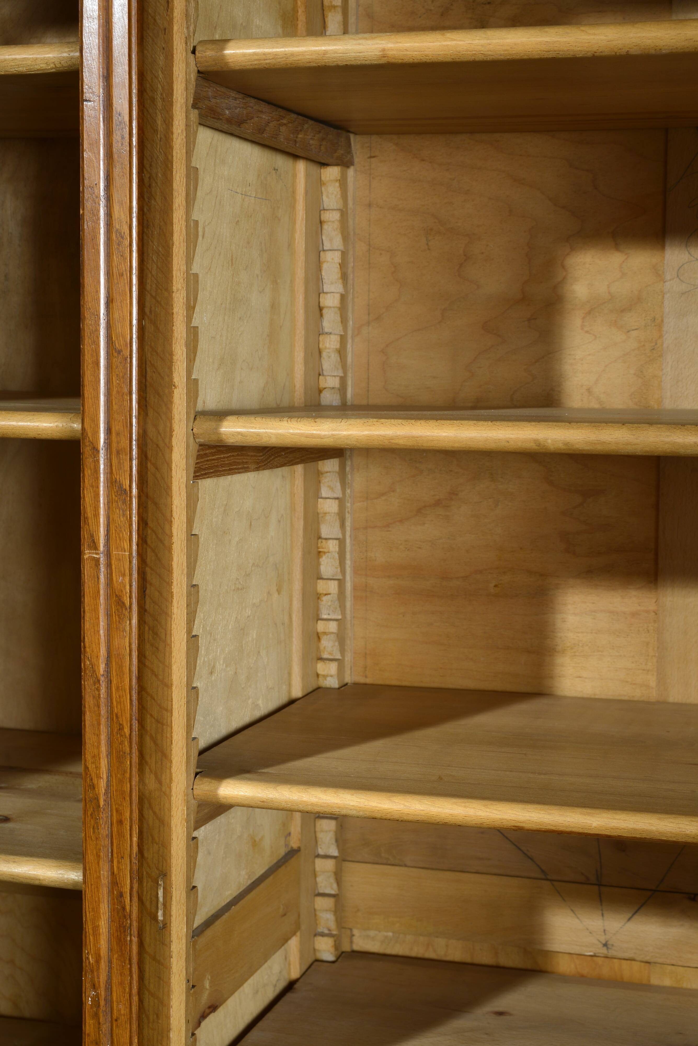 Bibliothèque ou armoire vitrée