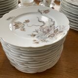 Porcelain crockery service