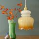 Suspension globe vintage en opaline blanche et ocre