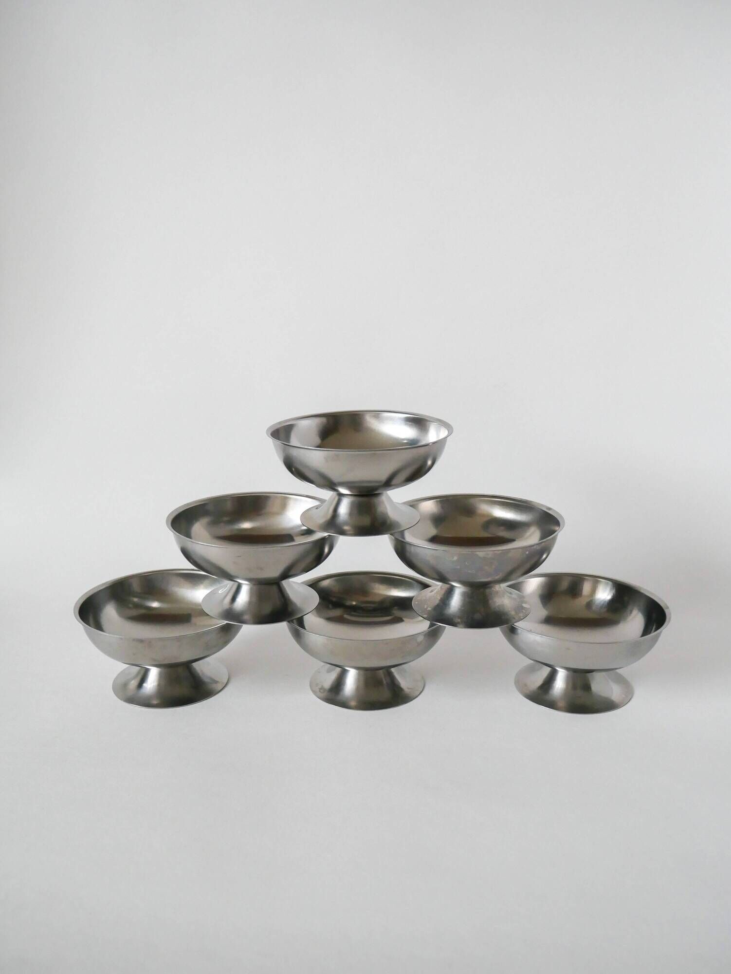 set of 6 large wide foot bowls in stainless steel 1970