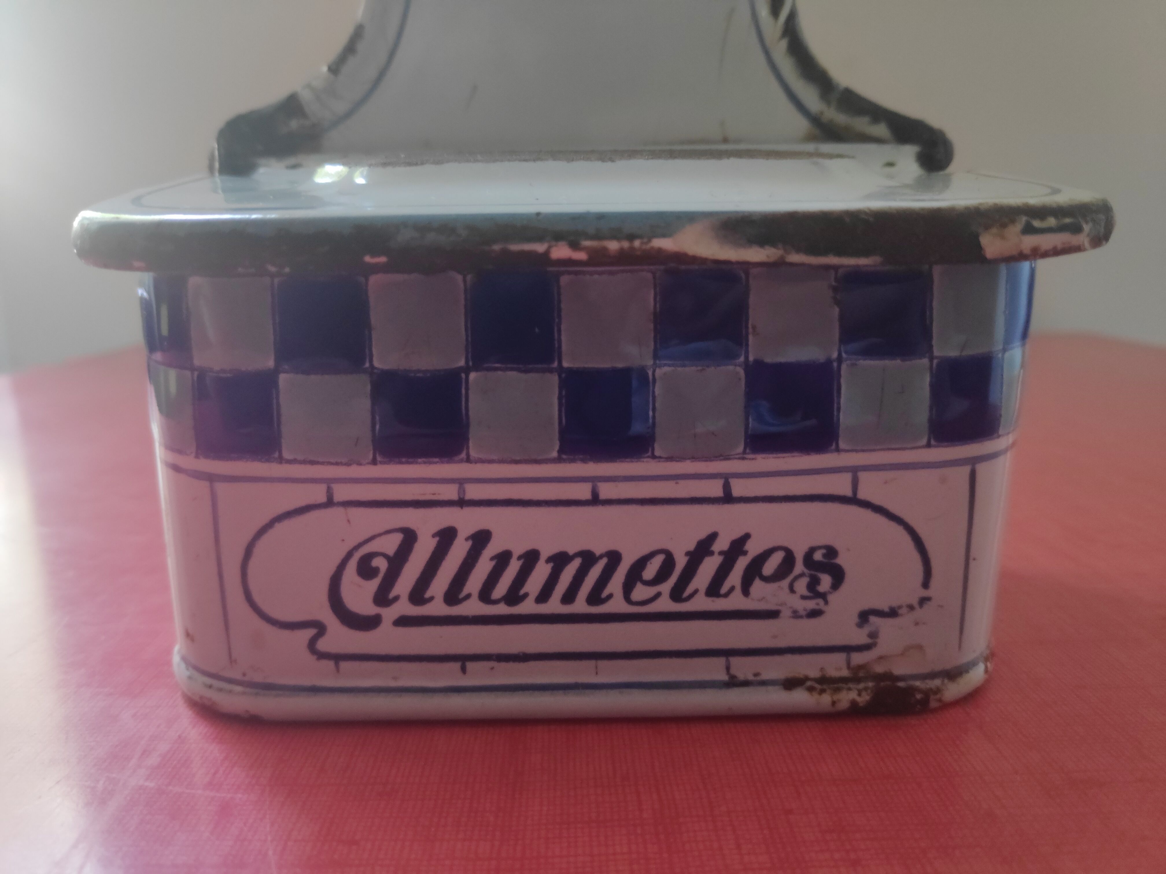 Art Deco matchbox enamelled sheet metal bb 3659 Lustucru