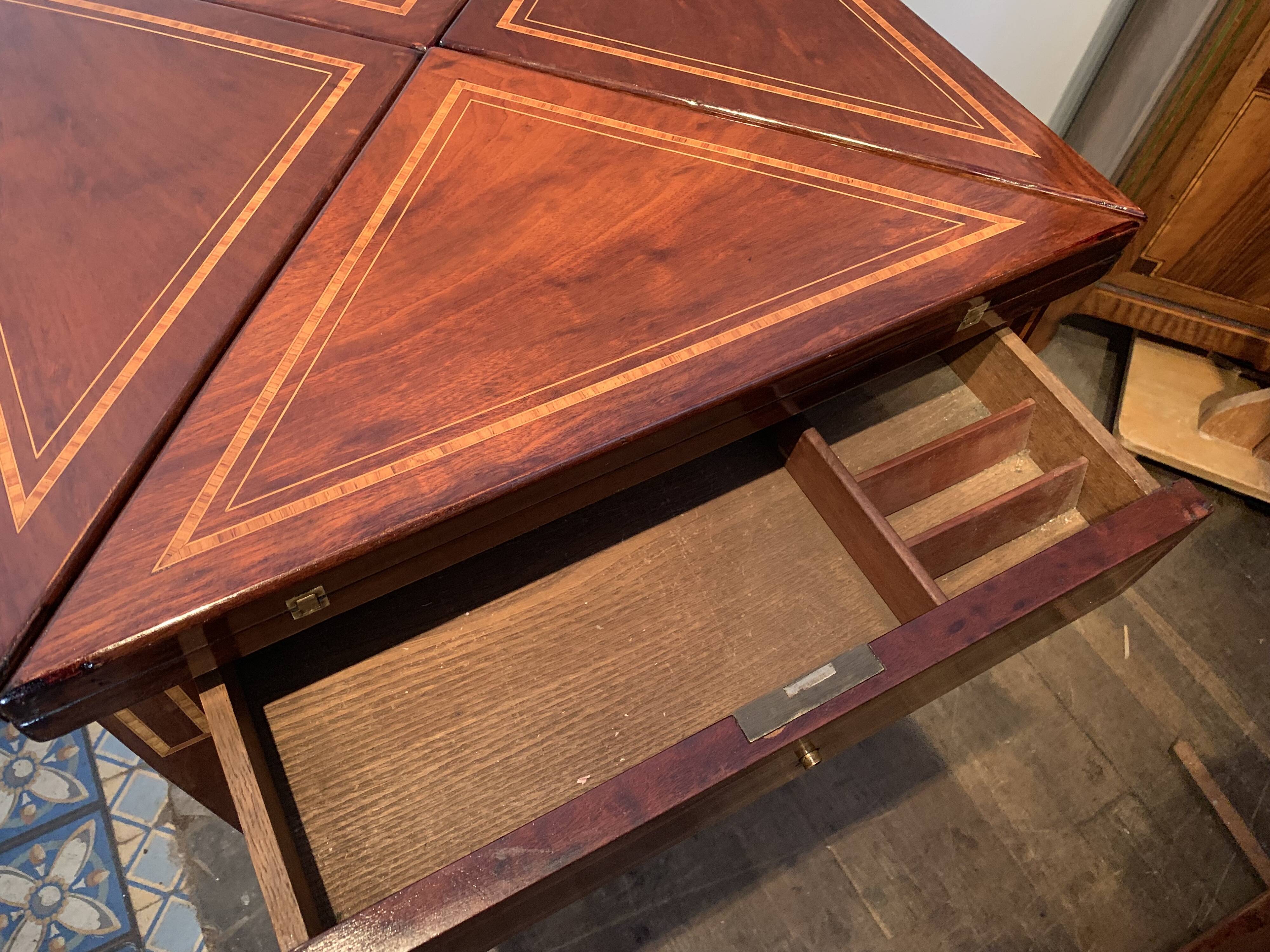 Handkerchief game table