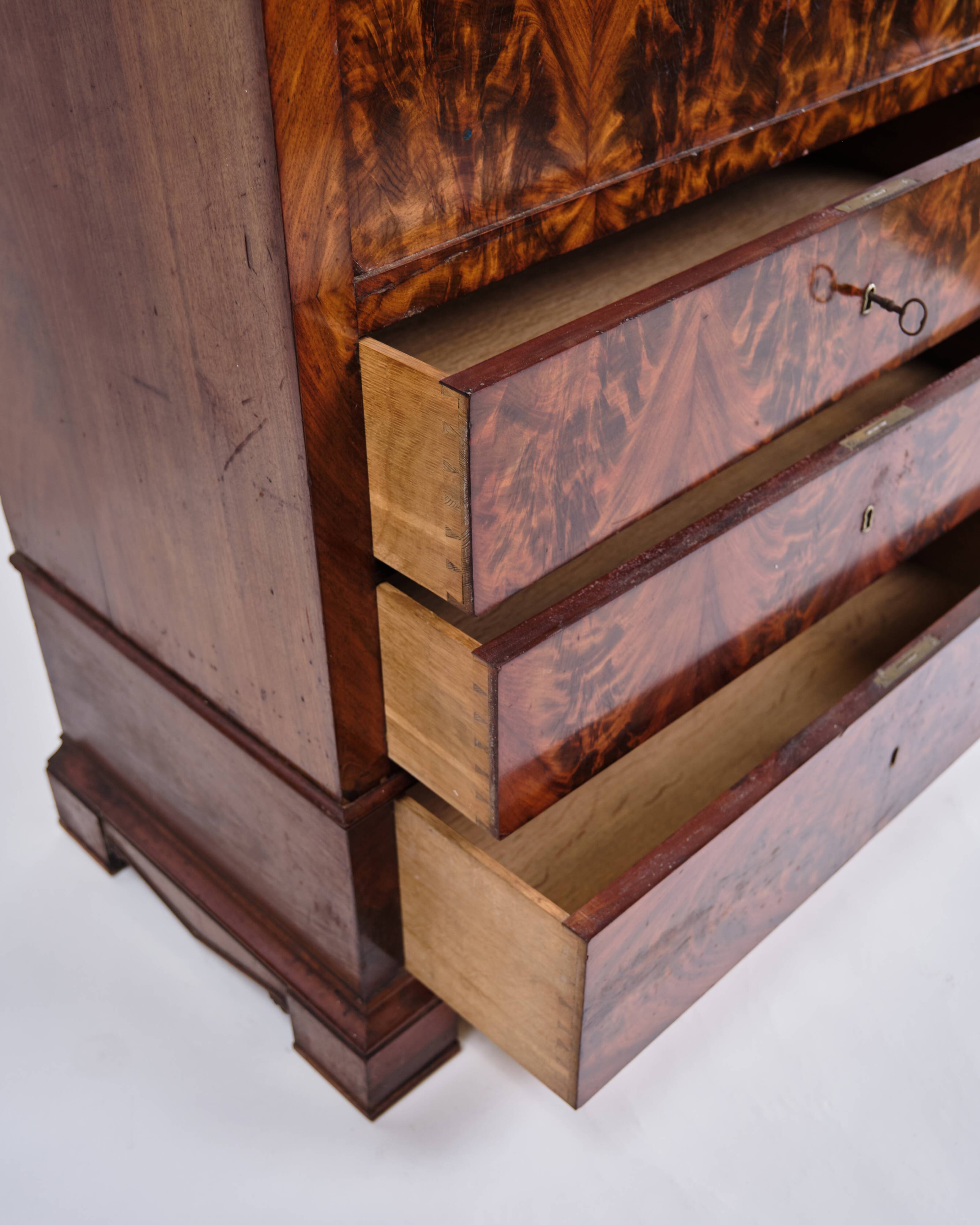Secretary – Mahogany – Intarsia & Flame Structure – 4 Drawers – 1840s