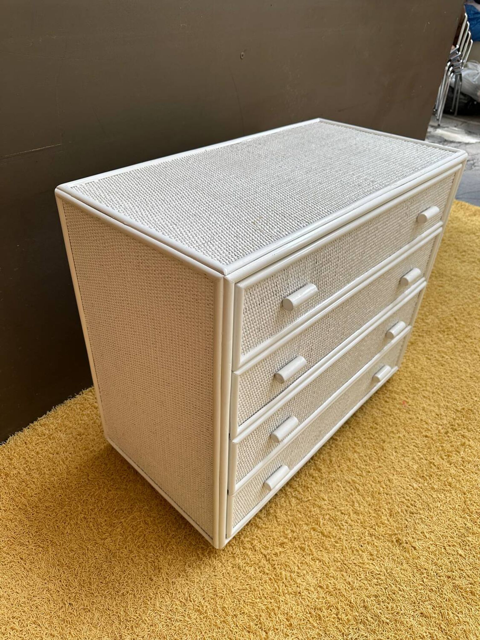 Commode en rotin blanc
