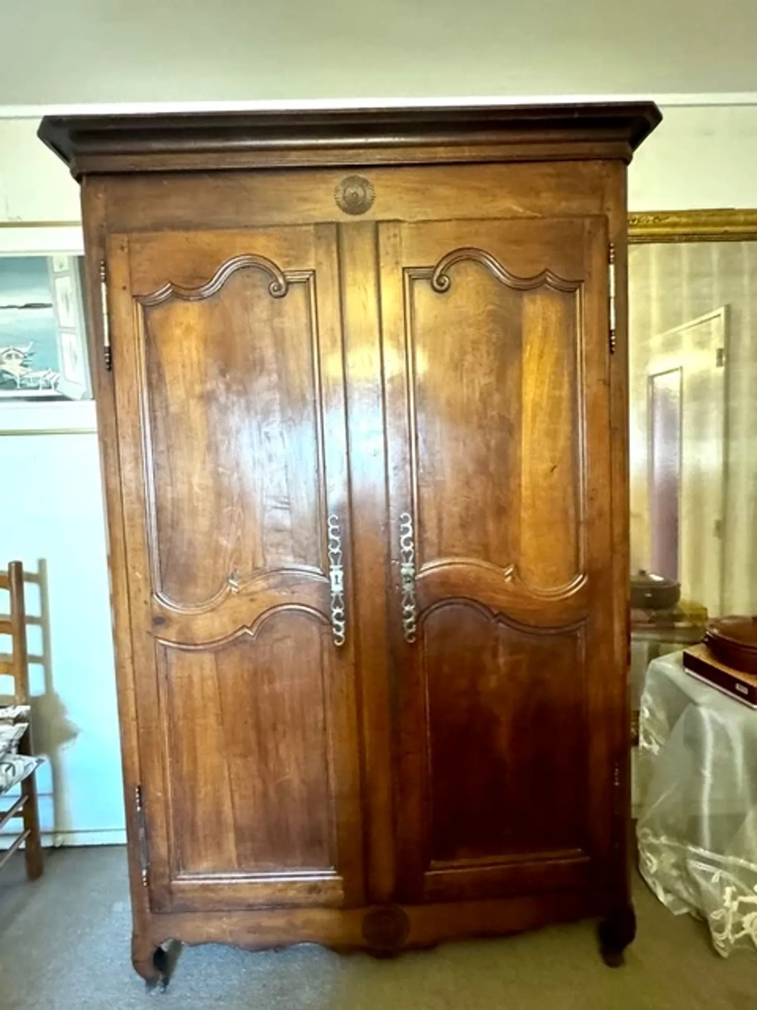Beautiful antique solid wood wardrobe. Collection on site or delivery.