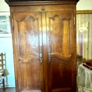 Beautiful antique solid wood wardrobe. Collection on site or delivery.