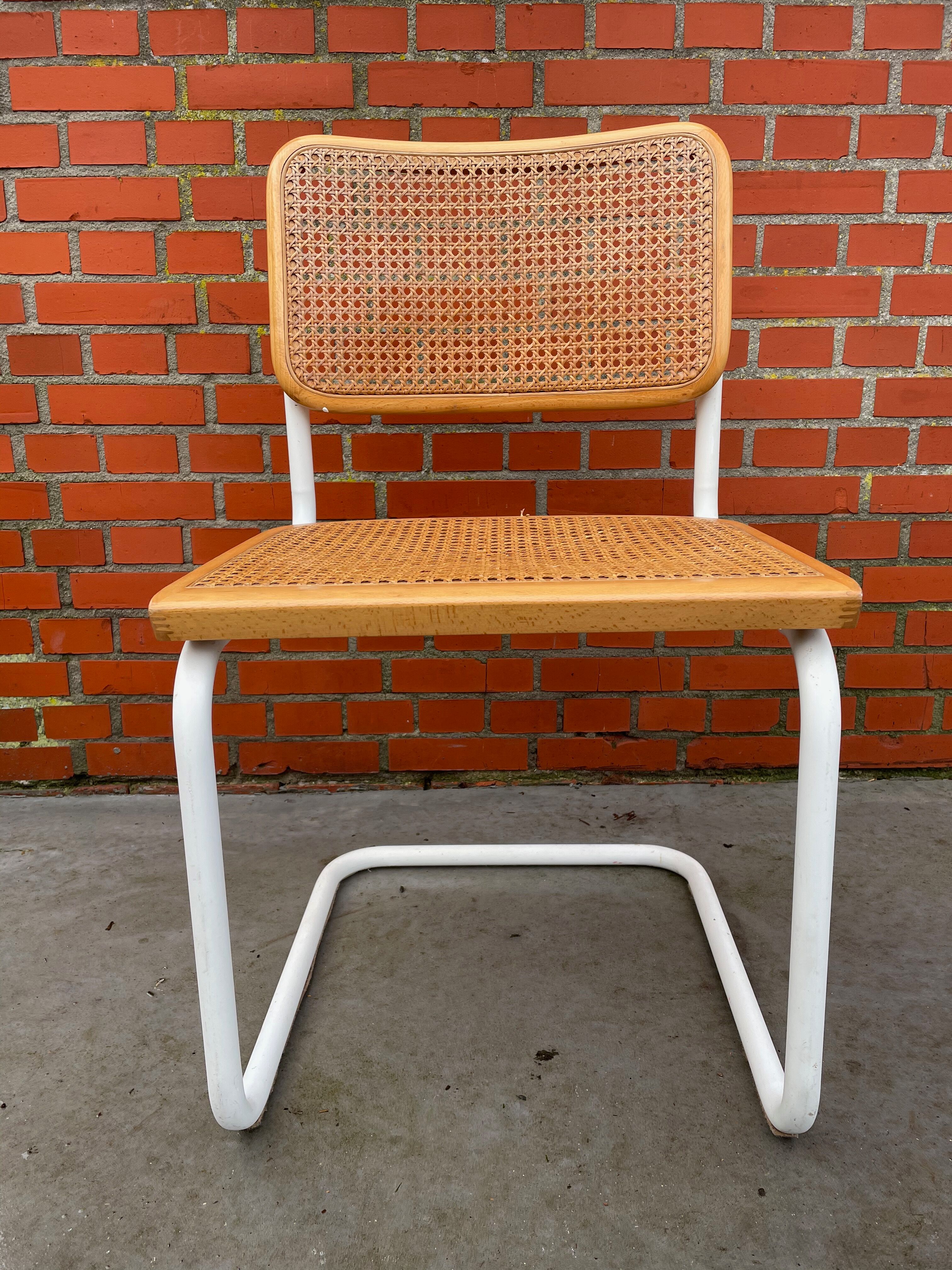 Ensemble de 4 chaises modèles Cesca de Marcel Breuer