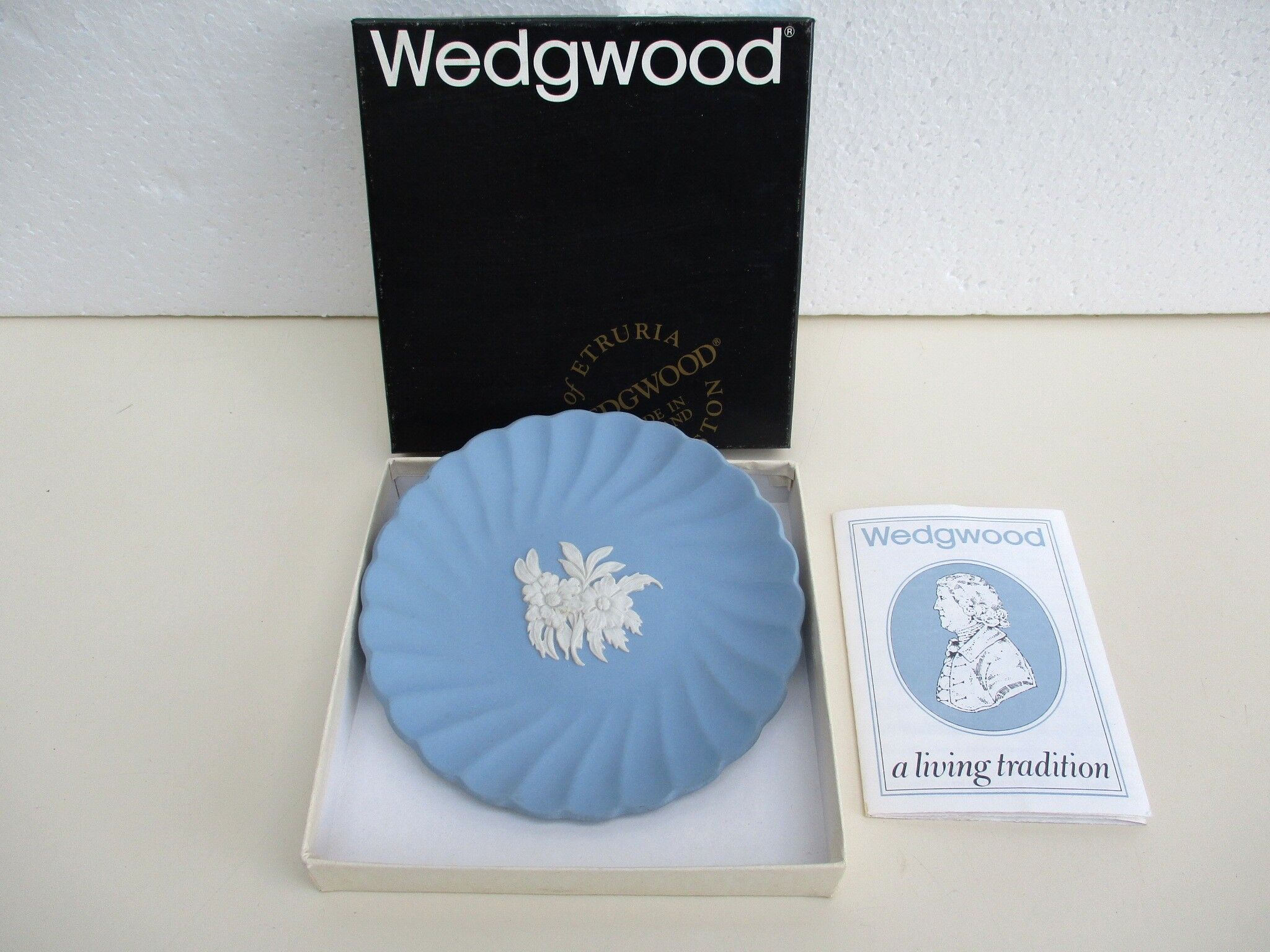 Plate Wedgwood Etruria and Barlaston