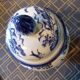 Porcelain pot with lid