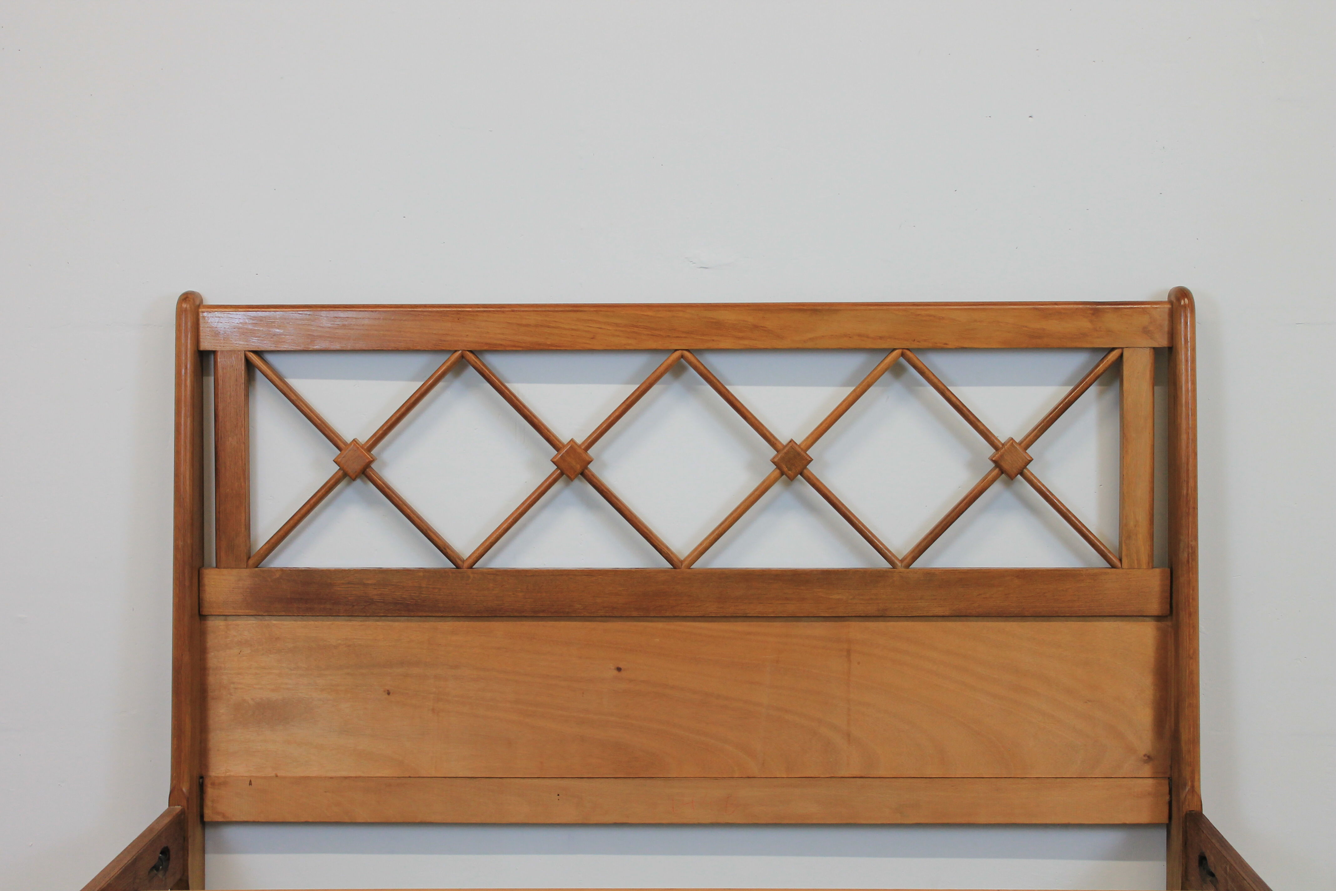 Lit moderniste des ateliers Saint-Sabin