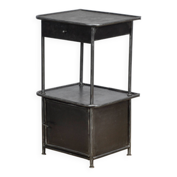 Table de chevet en fer, années 1910